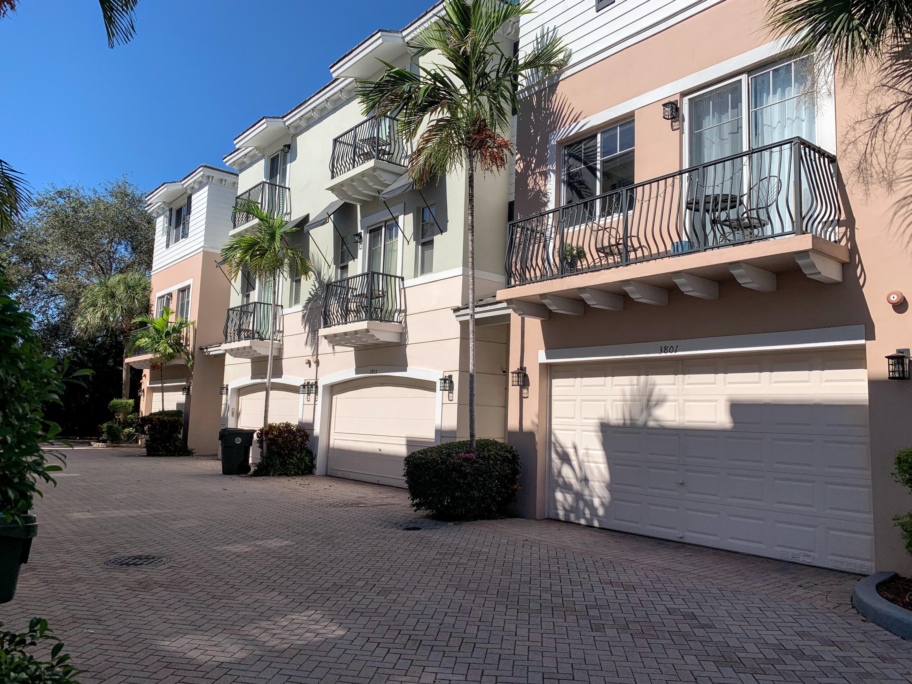 3BR – Townhouse at 3803 NW 5th Terrace