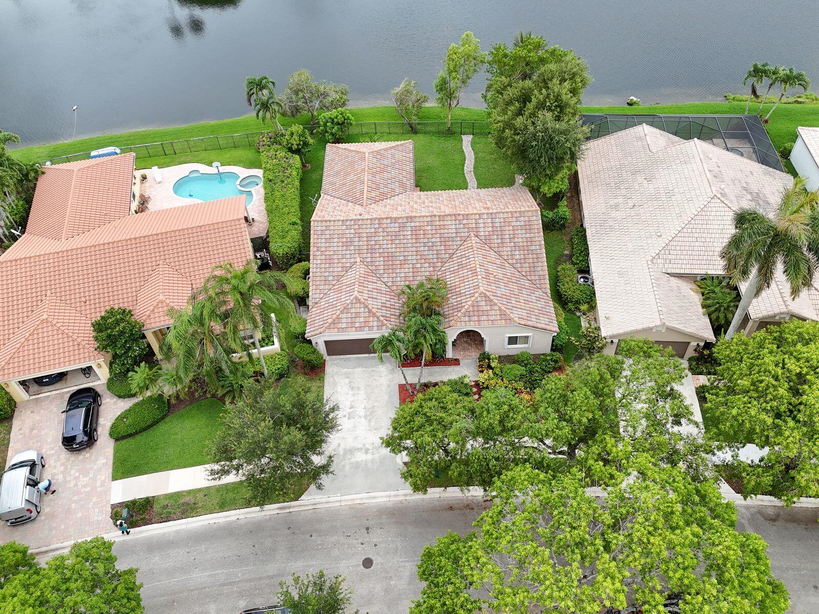 5BR – SingleFamilyResidence at 1968 Water Ridge Drive