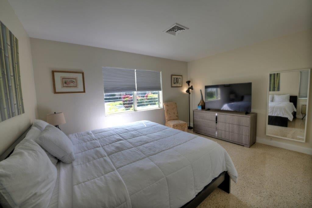 3BR – SingleFamilyResidence at 3201 NE 23rd Street