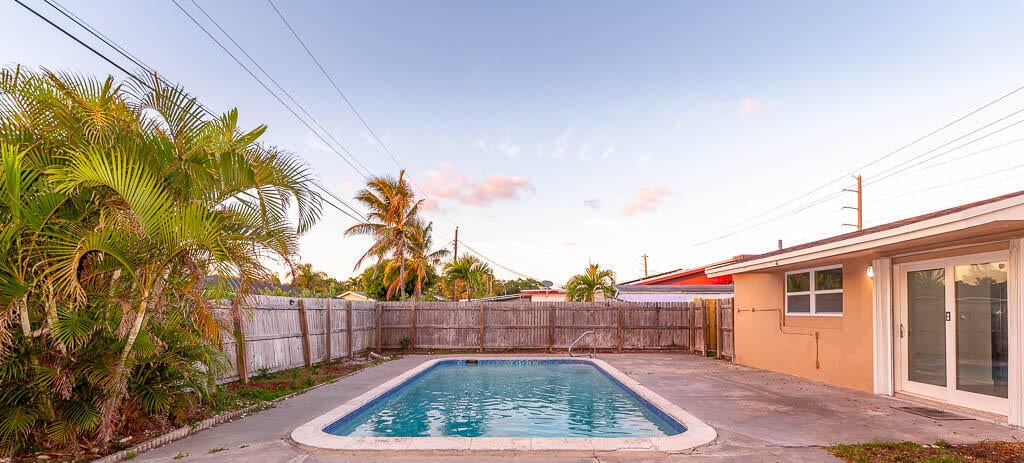 3BR – SingleFamilyResidence at 1302 S Congress Avenue