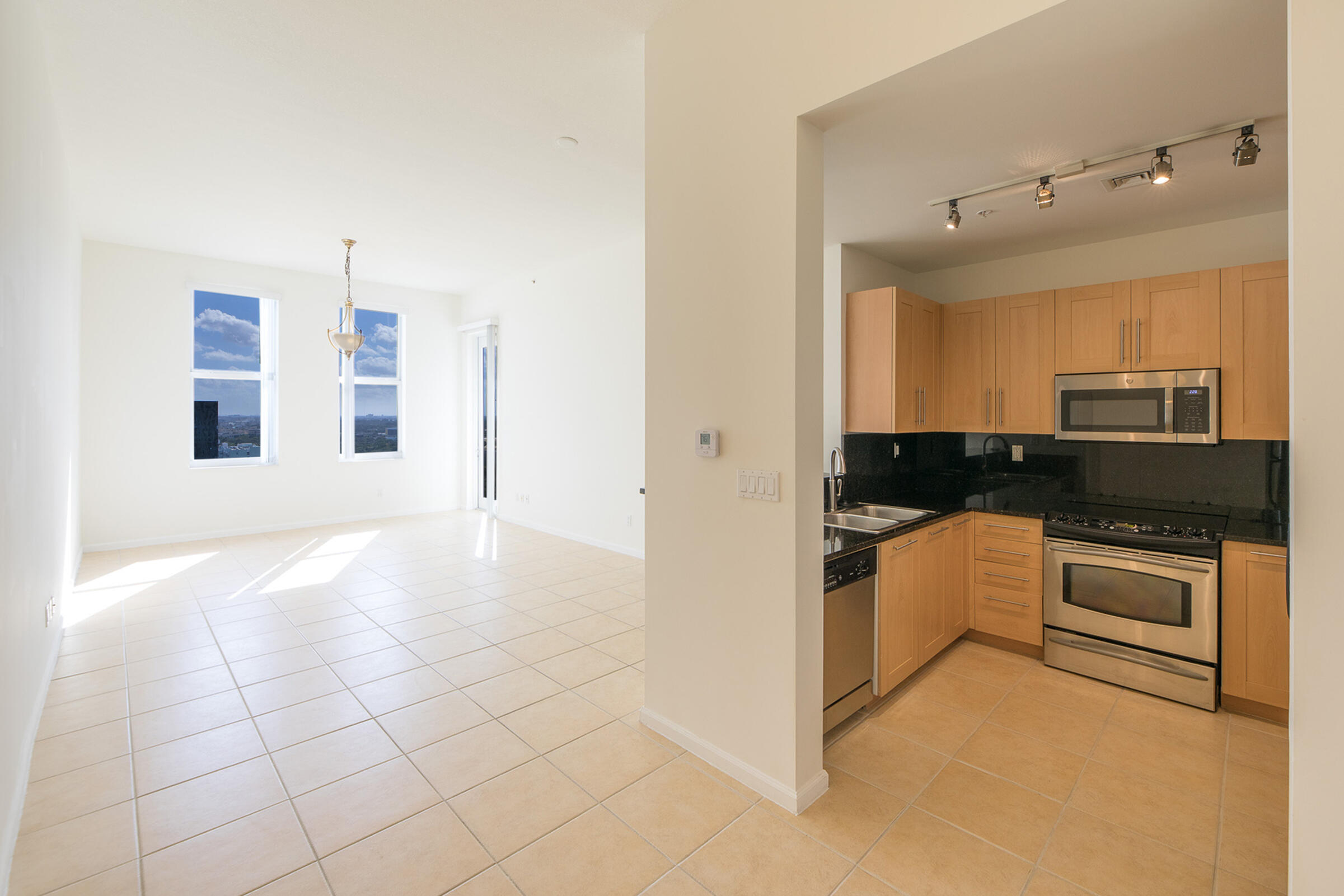 2BR – Condominium at 511 SE 5th Avenue #1913