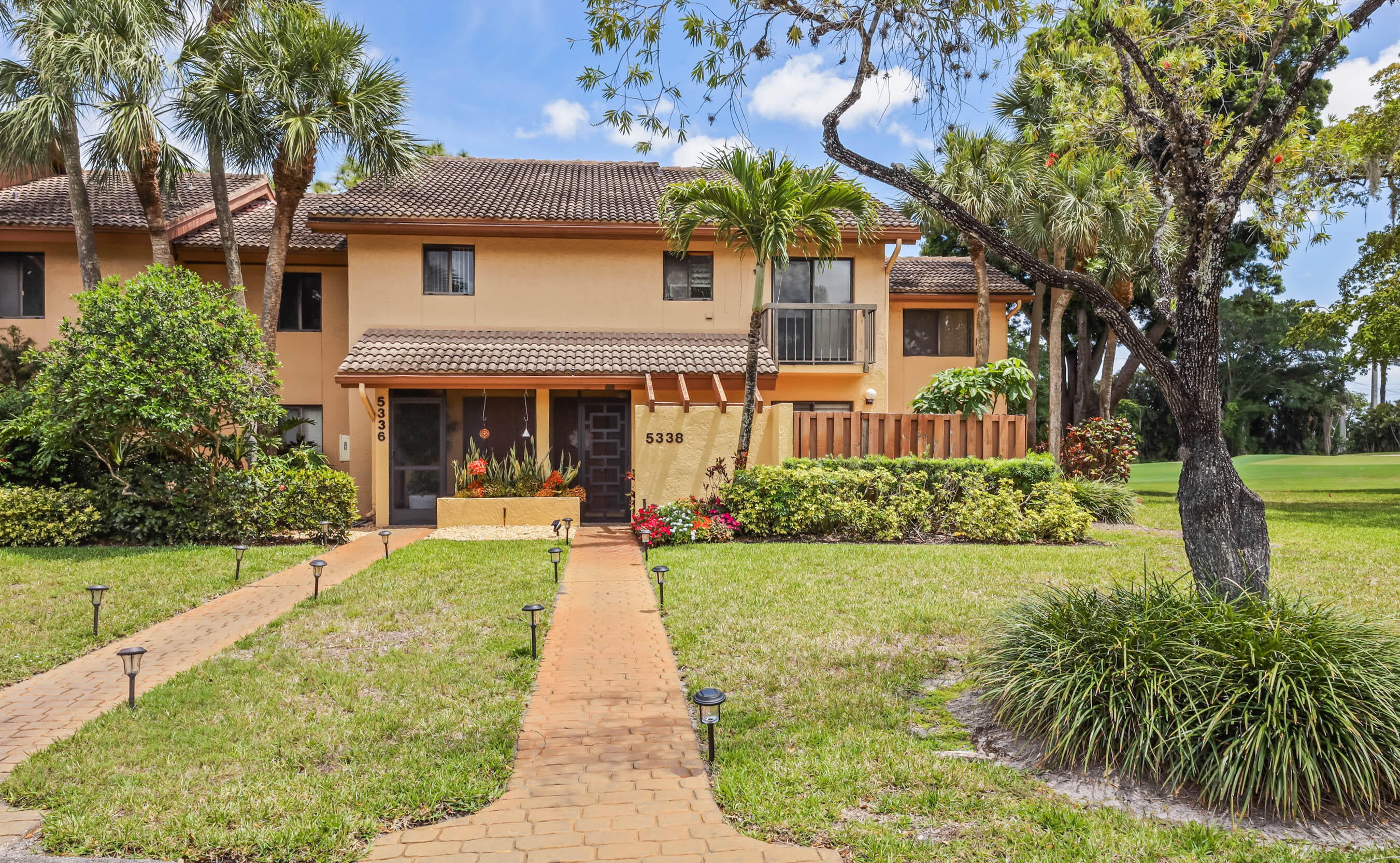 3BR – Condominium at 5338 S Fountains Dr Drive S