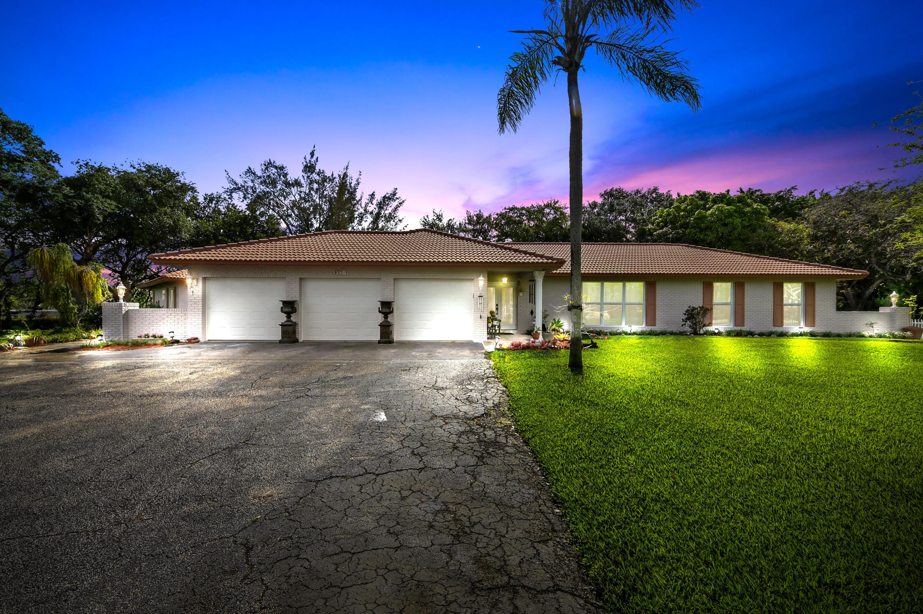 7BR – SingleFamilyResidence at 9351 NW 44th Place