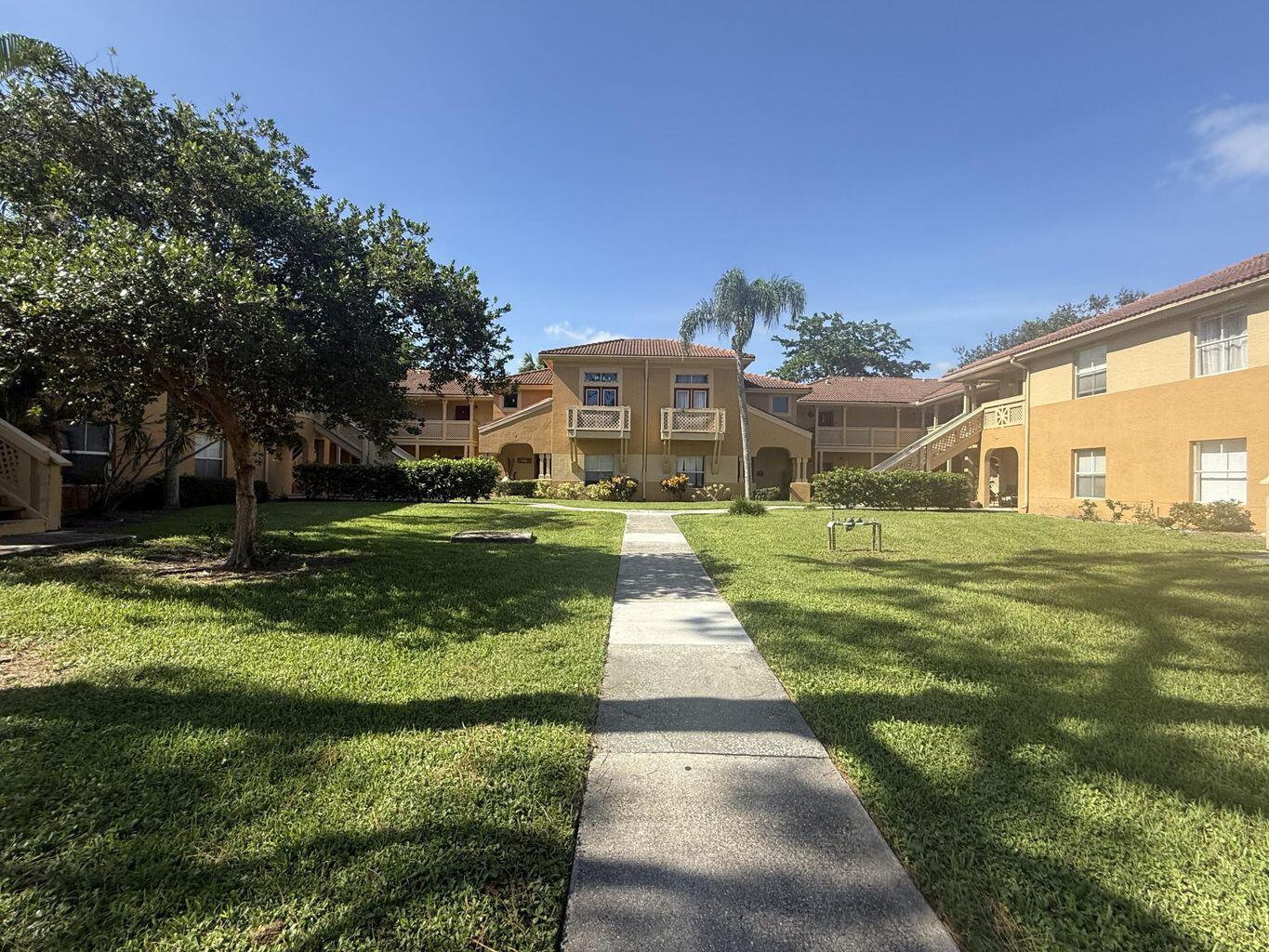 1BR – Condominium at 4807 Via Palm Lakes #1519