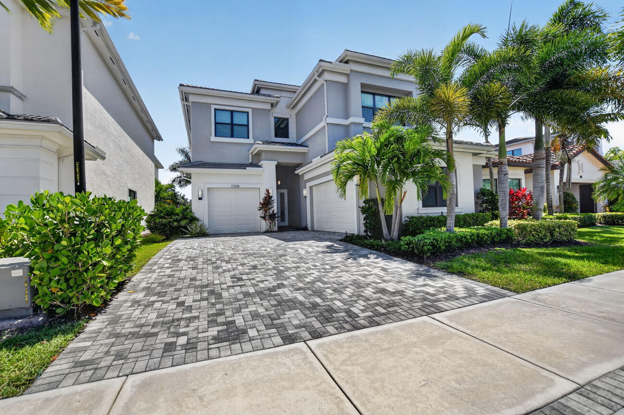 5BR – SingleFamilyResidence at 17358 Santaluce Manor