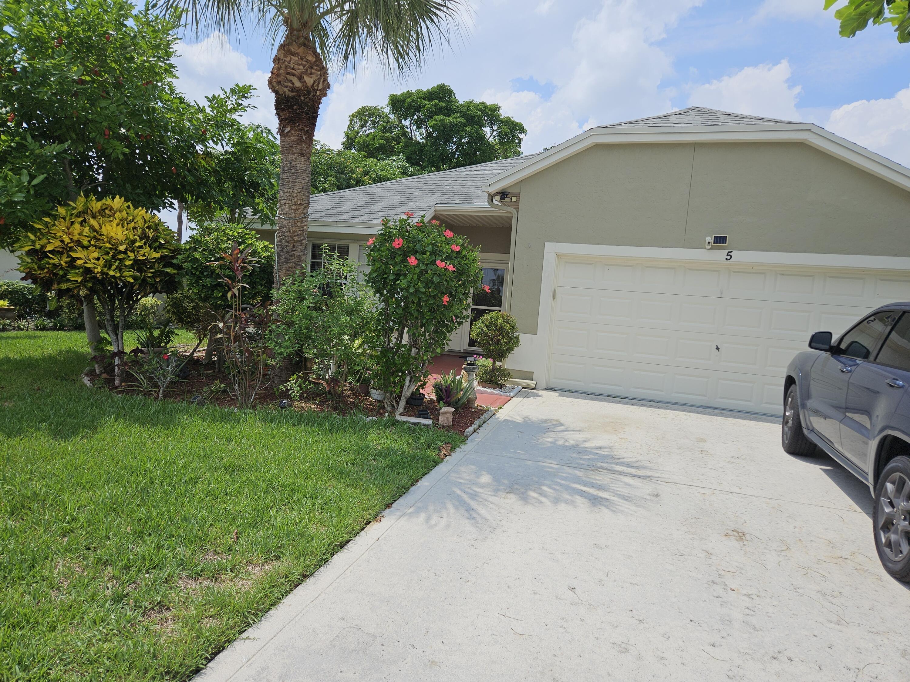 3BR – SingleFamilyResidence at 5 Heather Trace Drive