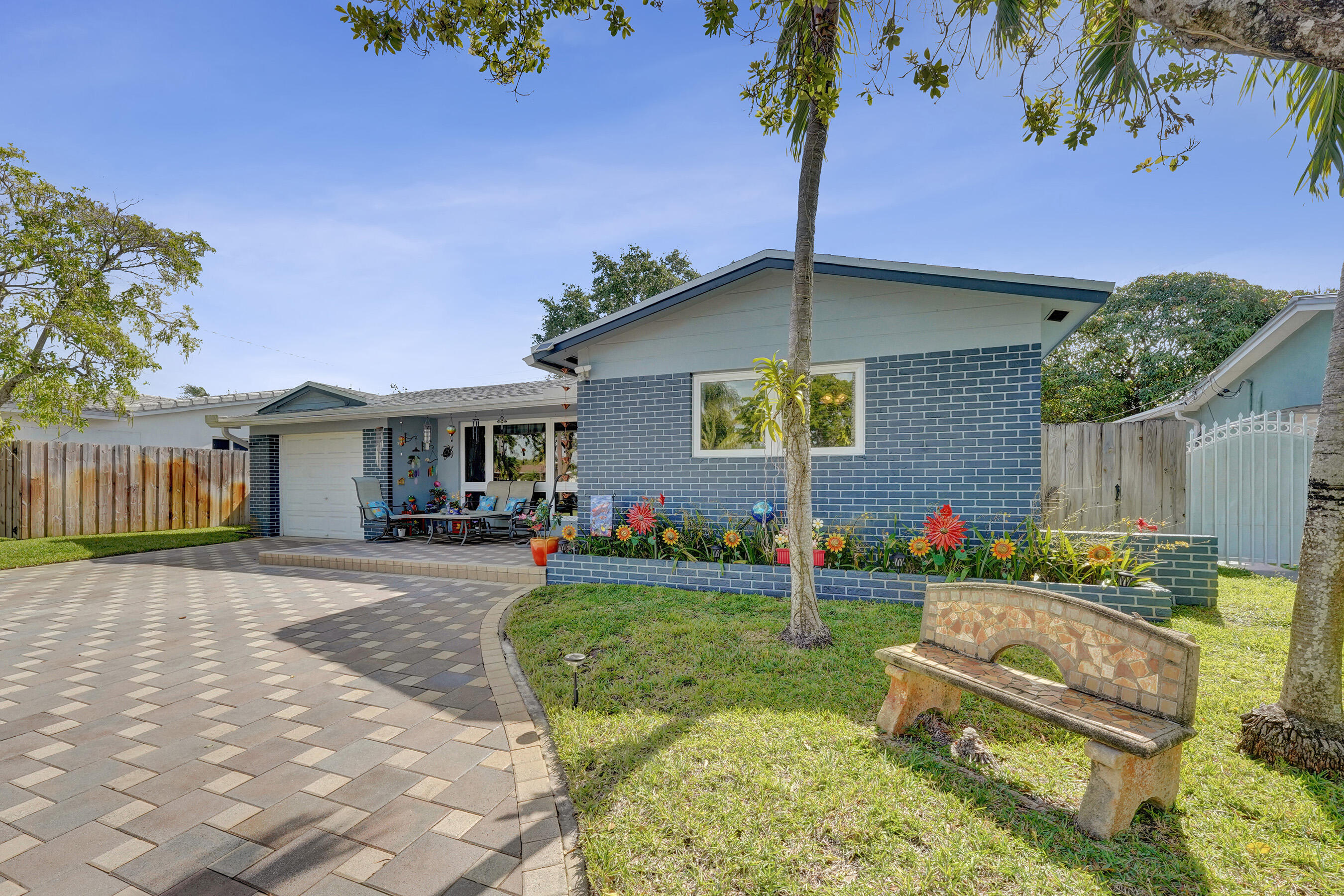3BR – SingleFamilyResidence at 1921 N 49th Avenue