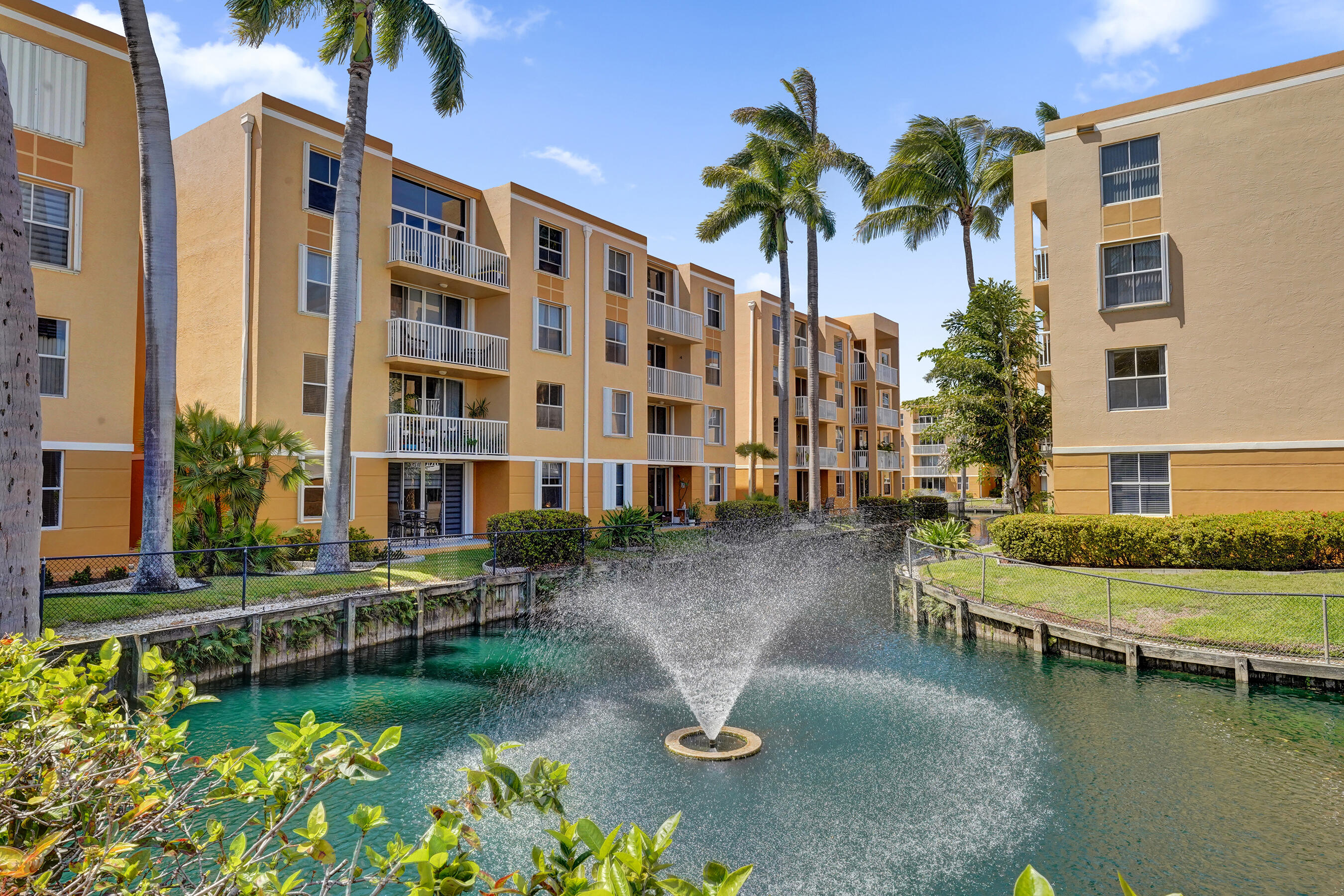 2BR – Condominium at 1450 SE 3rd Avenue #305