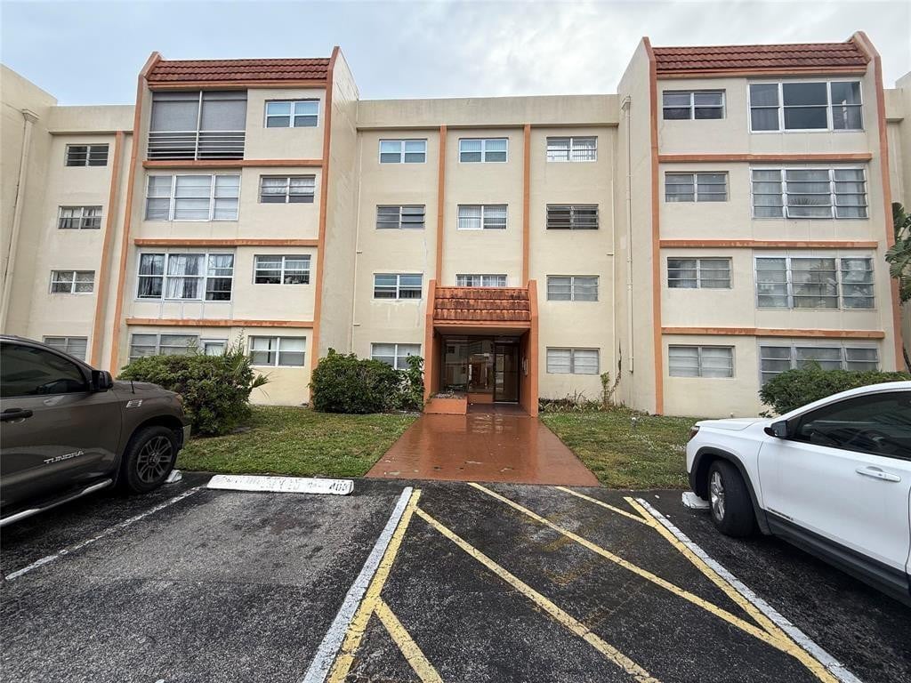2BR – Condominium at 2501 NW 41st Avenue #401