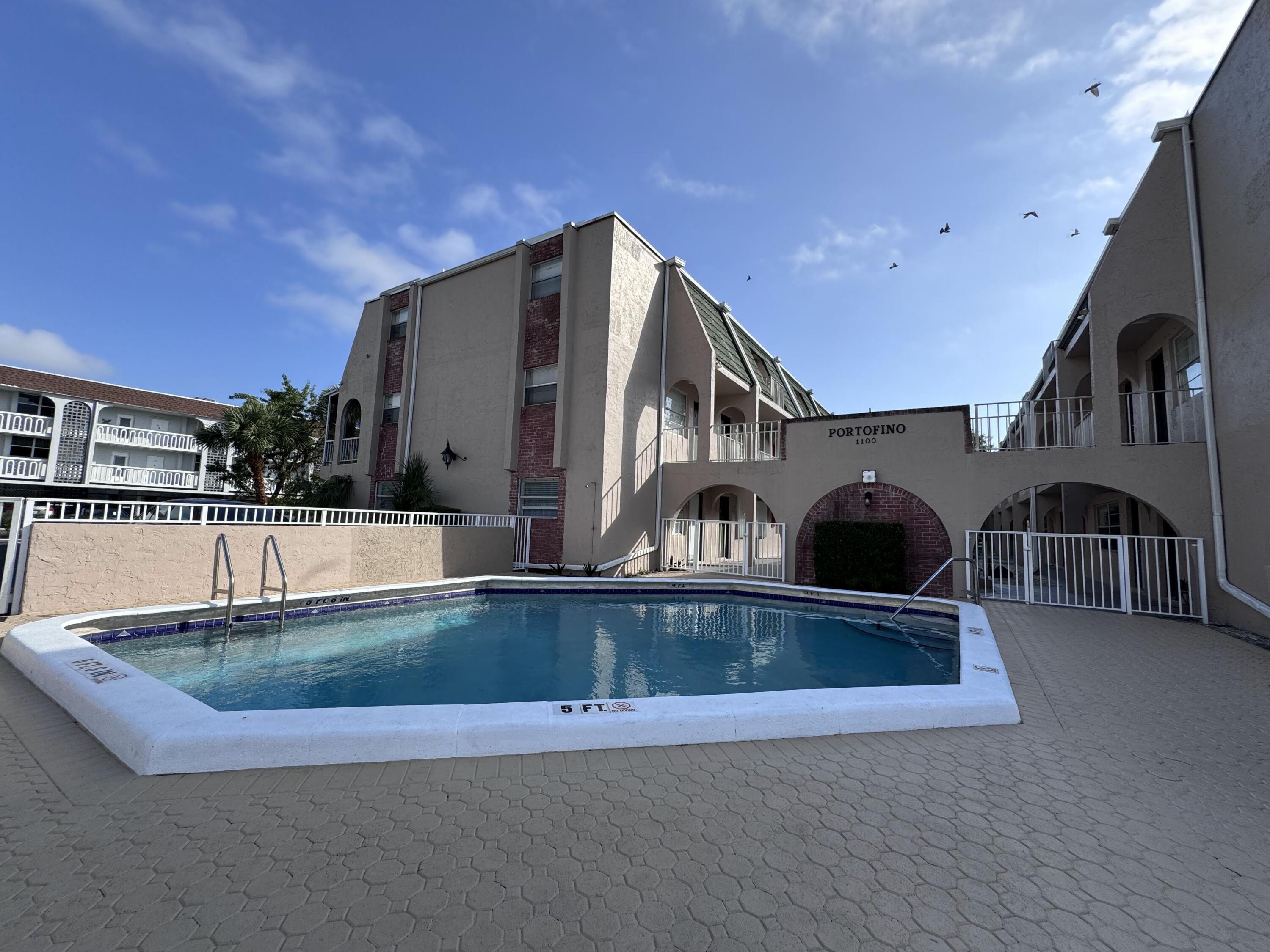2BR – Condominium at 1100 SE 4th Avenue #35