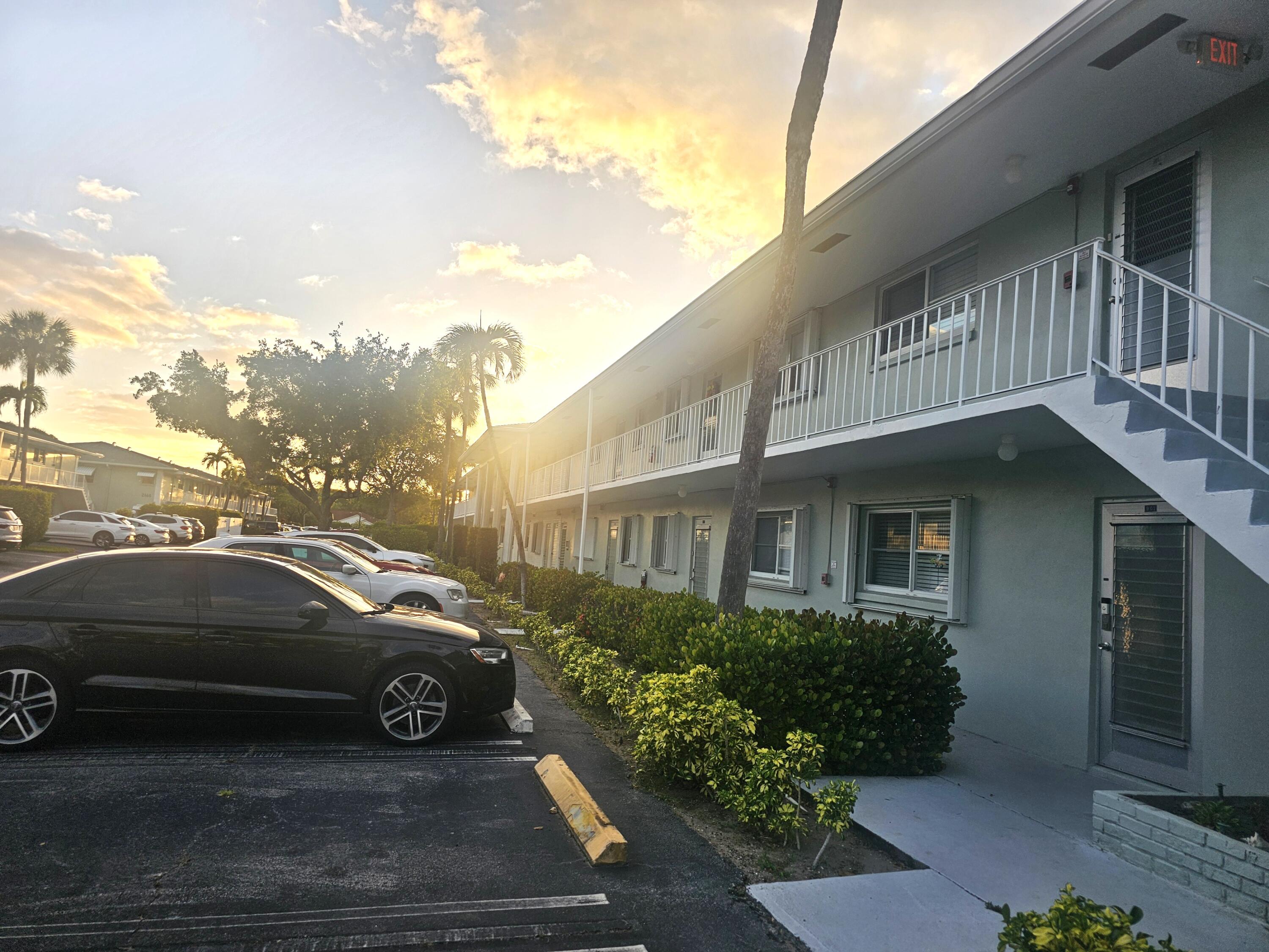 1BR – Condominium at 2600 SW 22nd Avenue #908