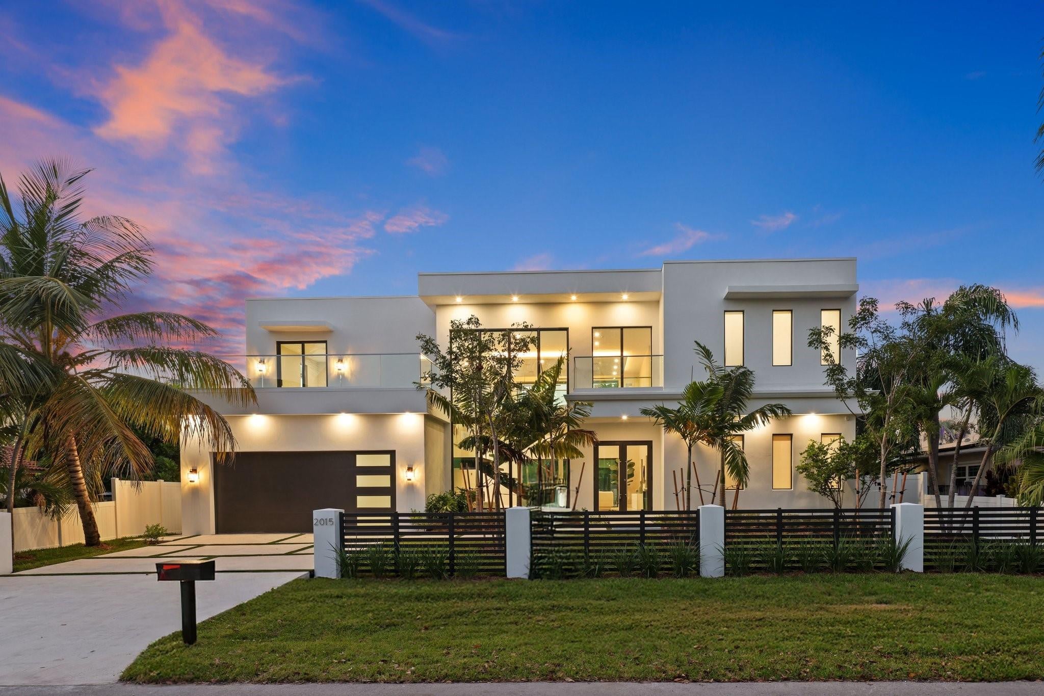 4BR – SingleFamilyResidence at 2015 NE 4th Avenue