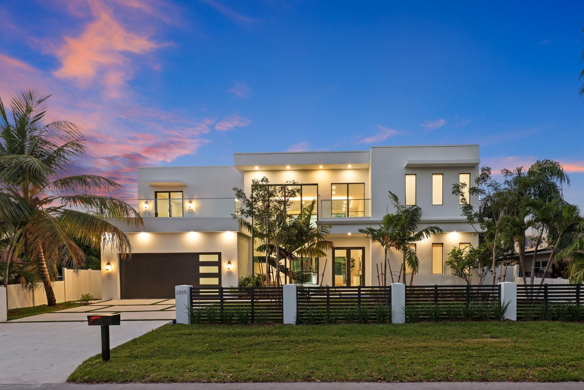 4BR – SingleFamilyResidence at 2015 NE 4th Avenue