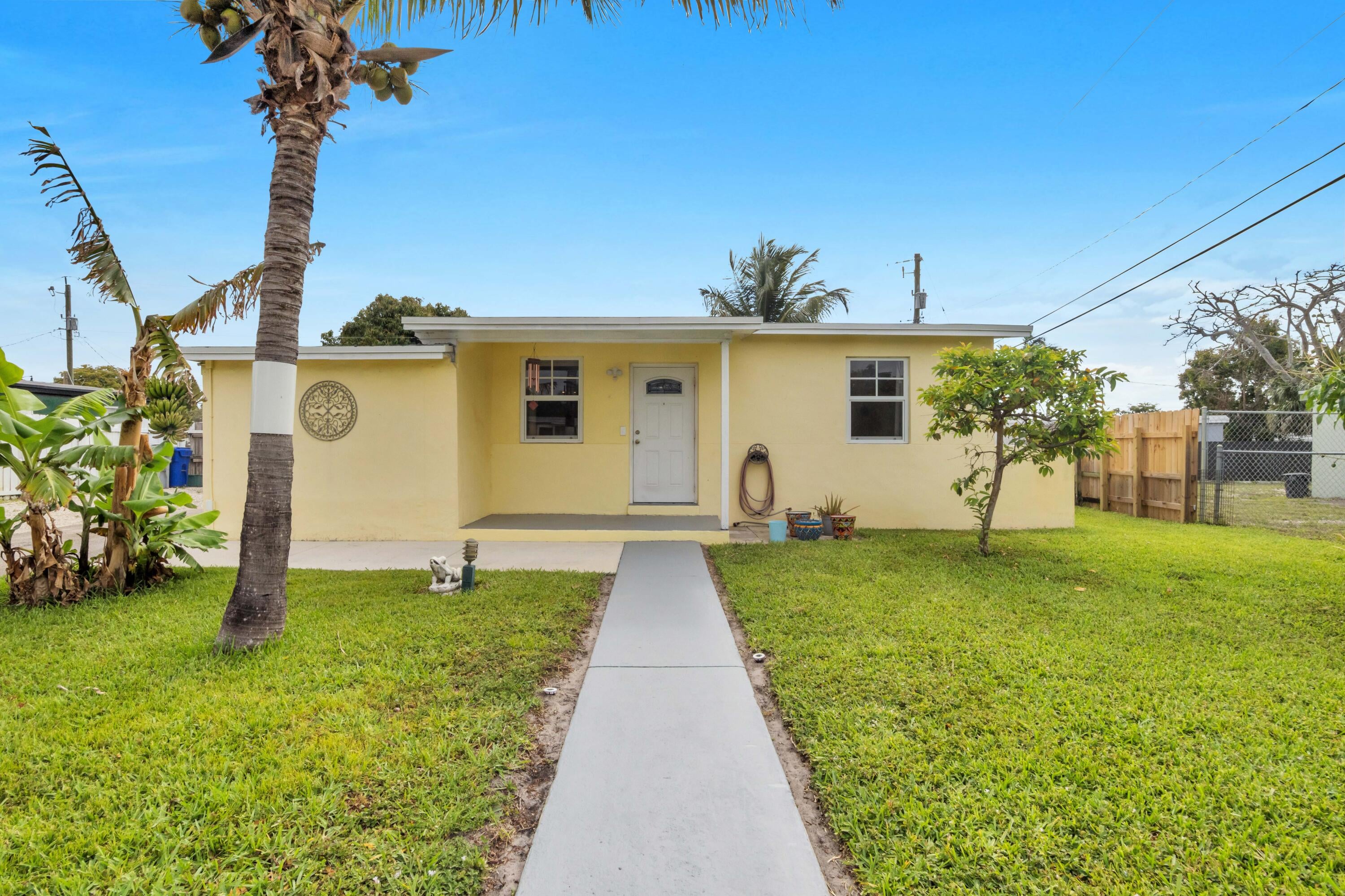 2BR – SingleFamilyResidence at 5178 NE 15th Terrace