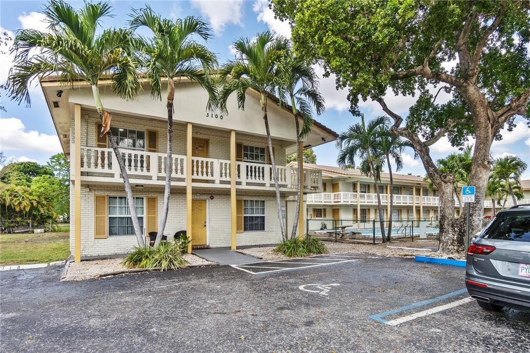 2BR – Condominium at 3100 Coral Springs Drive