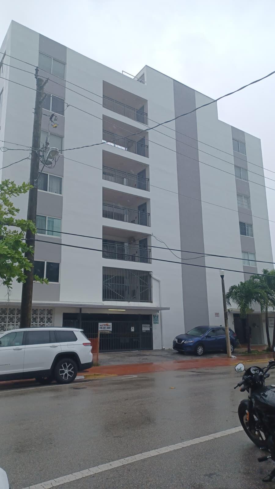 2BR – Condominium at 8001 N Crespi Boulevard #2c