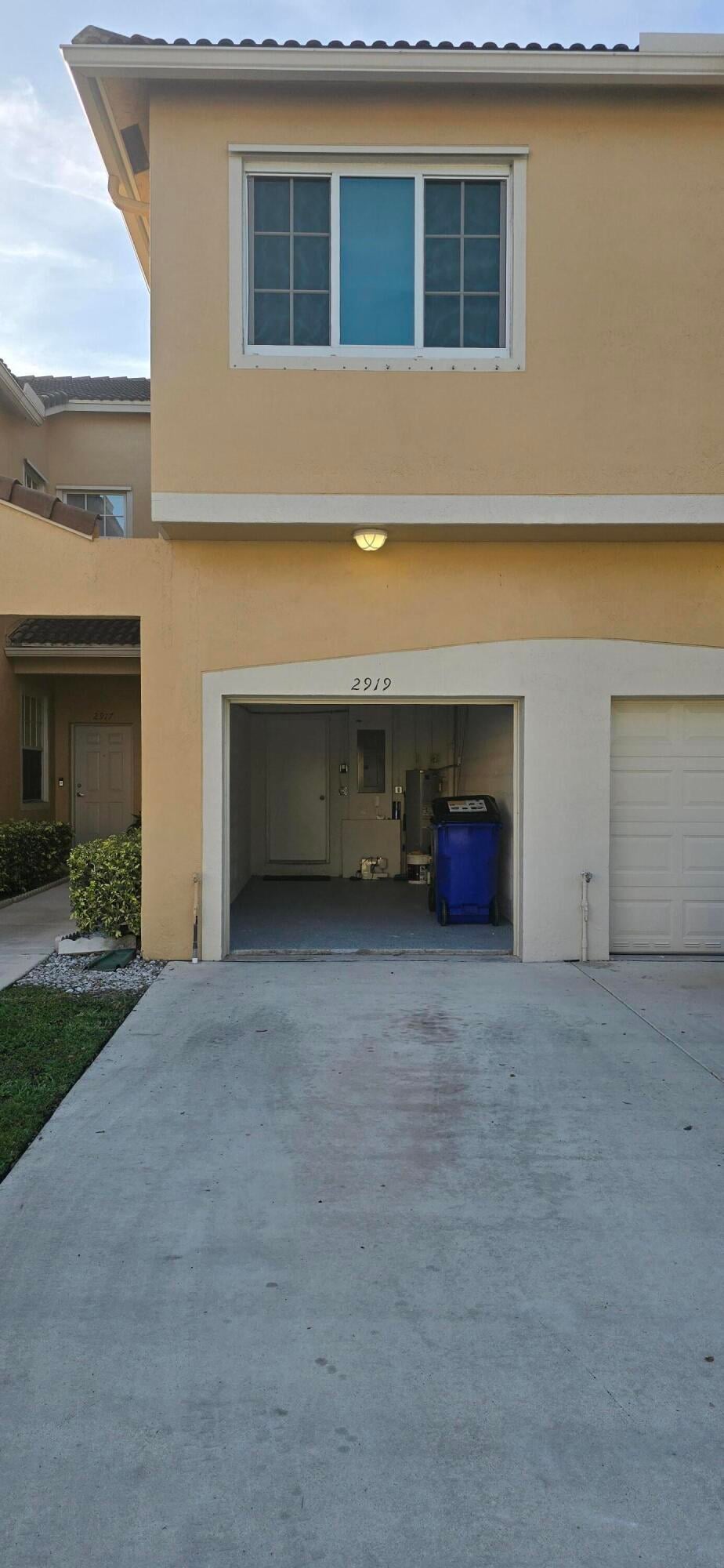 3BR – Condominium at 2919 Crestwood Terrace #5103