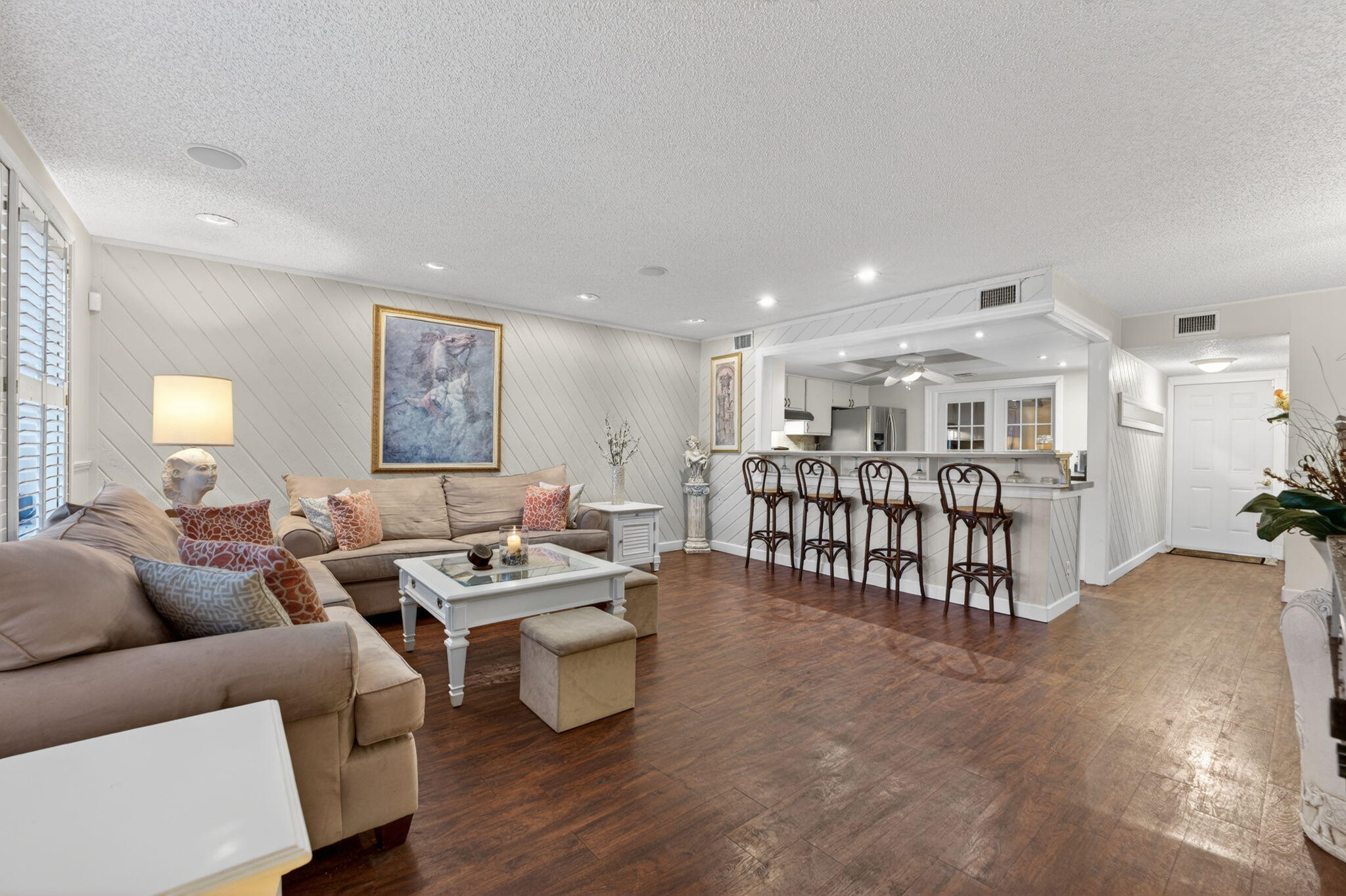 2BR – Condominium at 3951 NE 17th Avenue #703