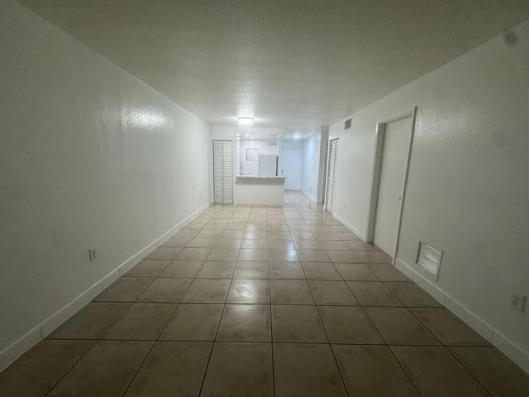 2BR – Apartment at 5525 SW 41st Street #122