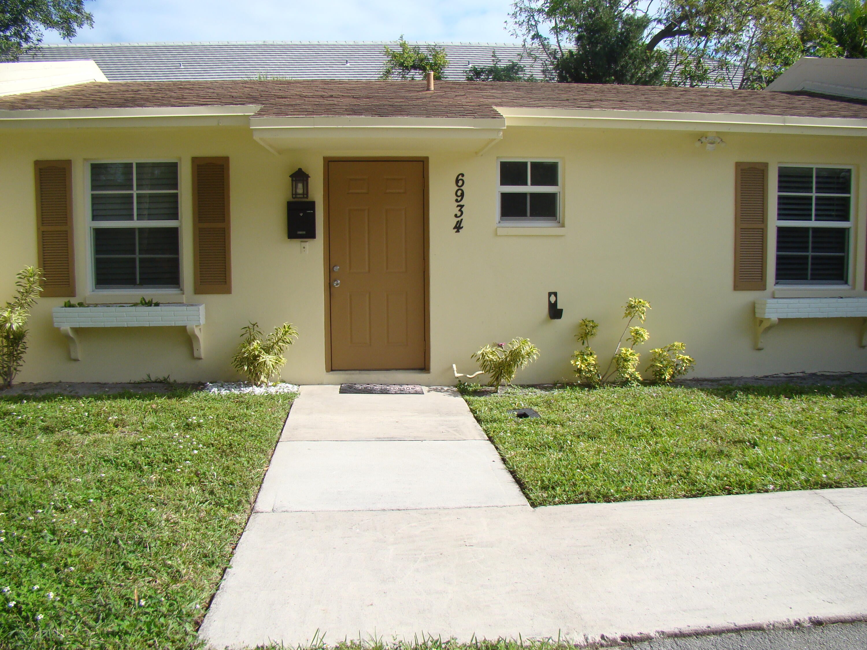 2BR – RES at 6934 NW 31st Avenue #C-13