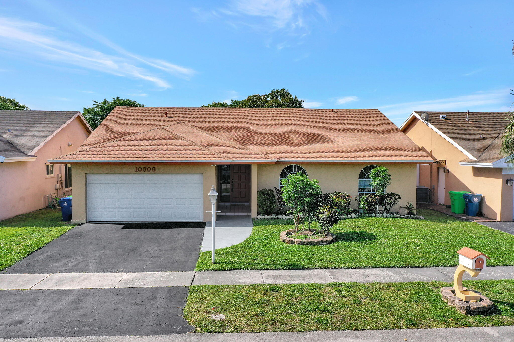3BR – SingleFamilyResidence at 10308 Welleby Isles Lane