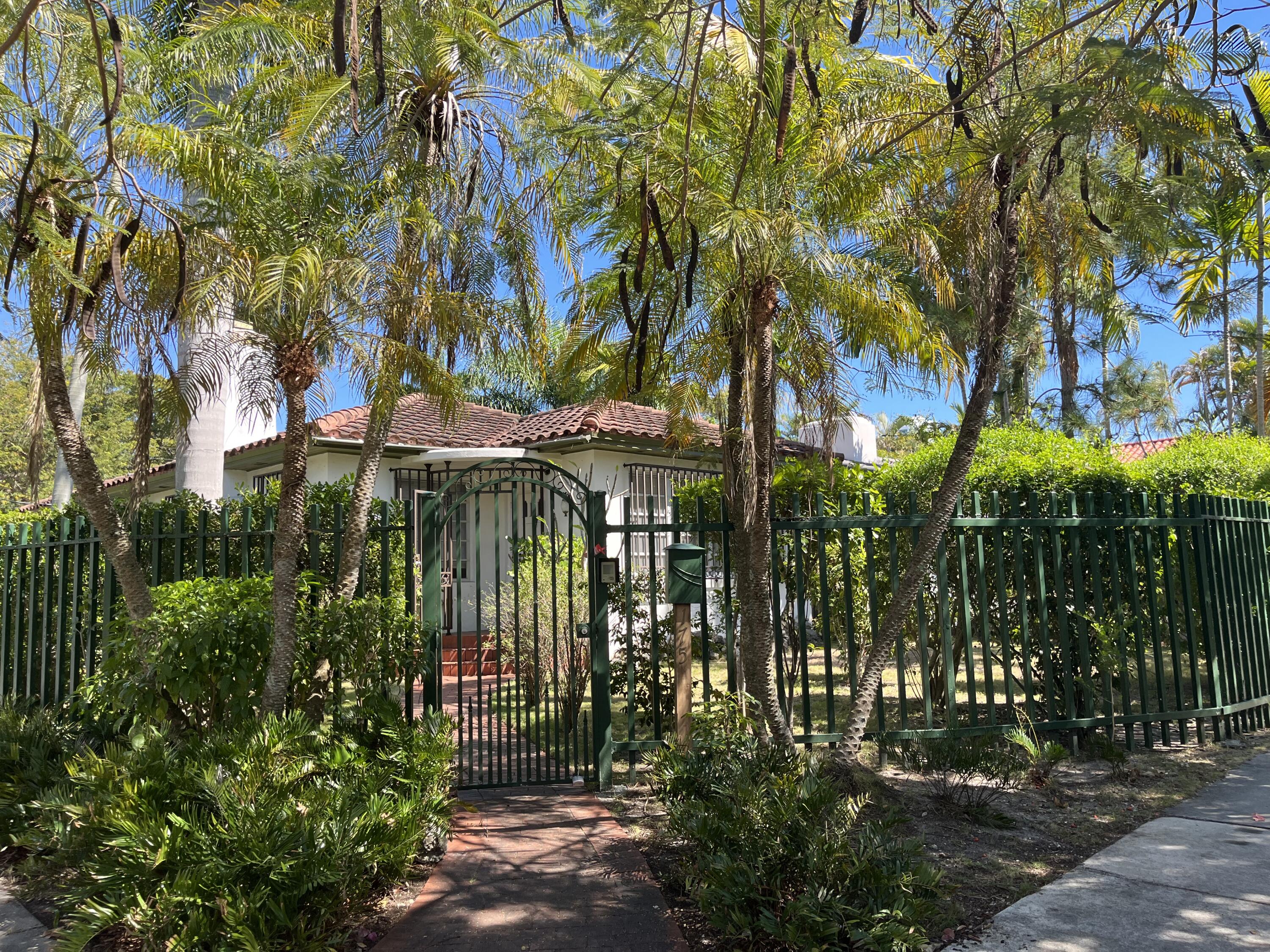 2BR – SingleFamilyResidence at 175 SW 25th Road
