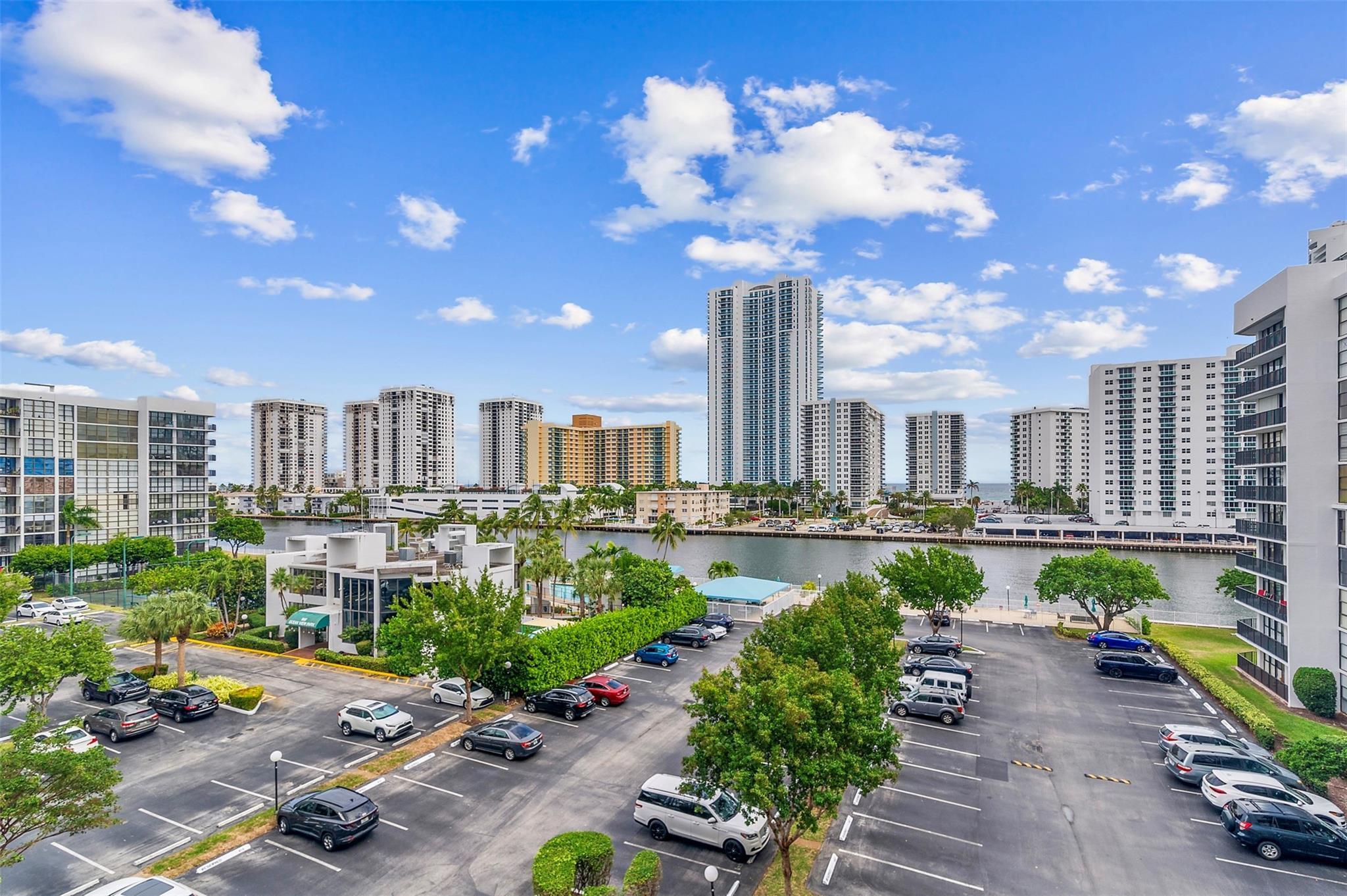 1BR – Condominium at 800 Parkview Drive #602