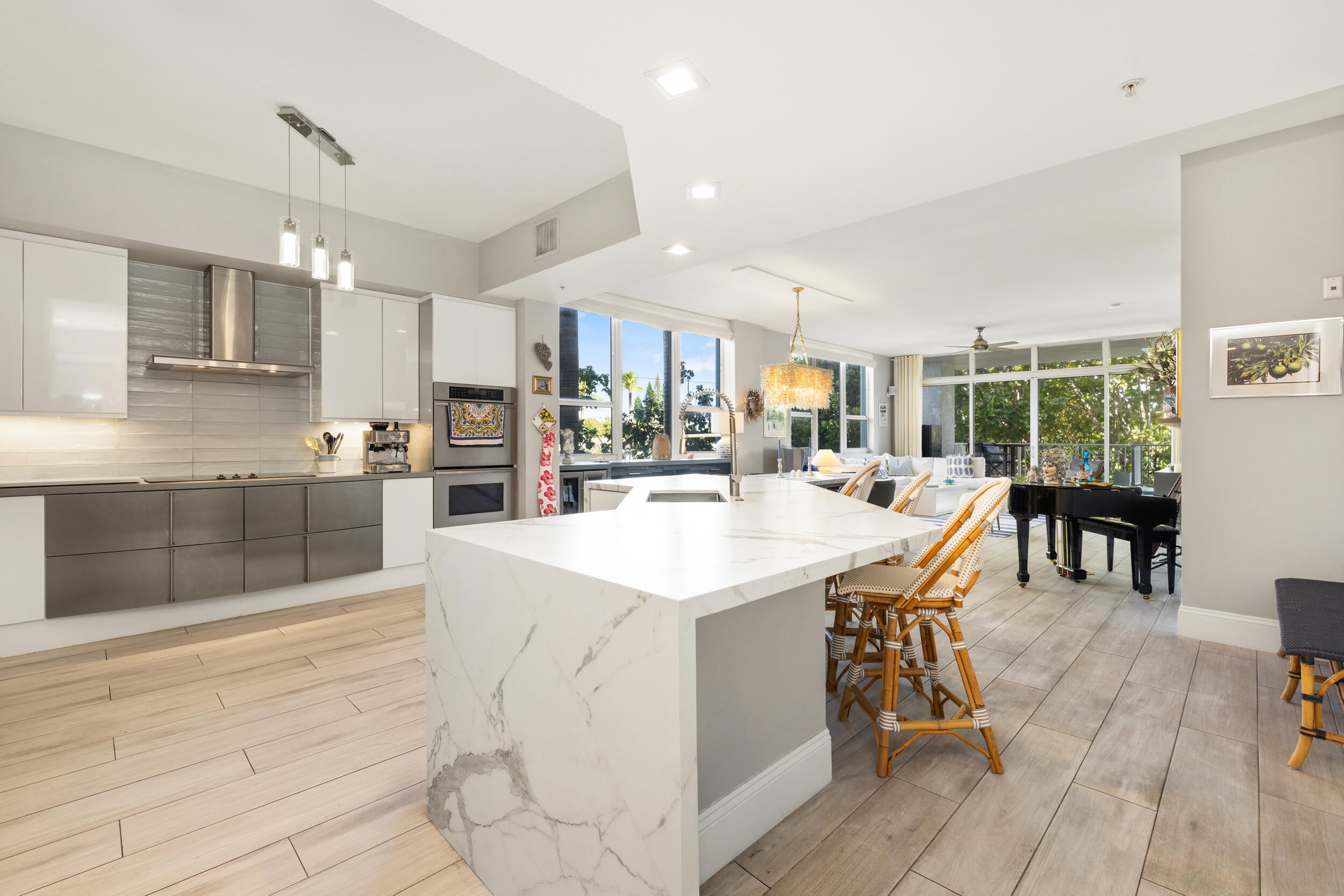 3BR – Condominium at 701 SE 21st Avenue #201