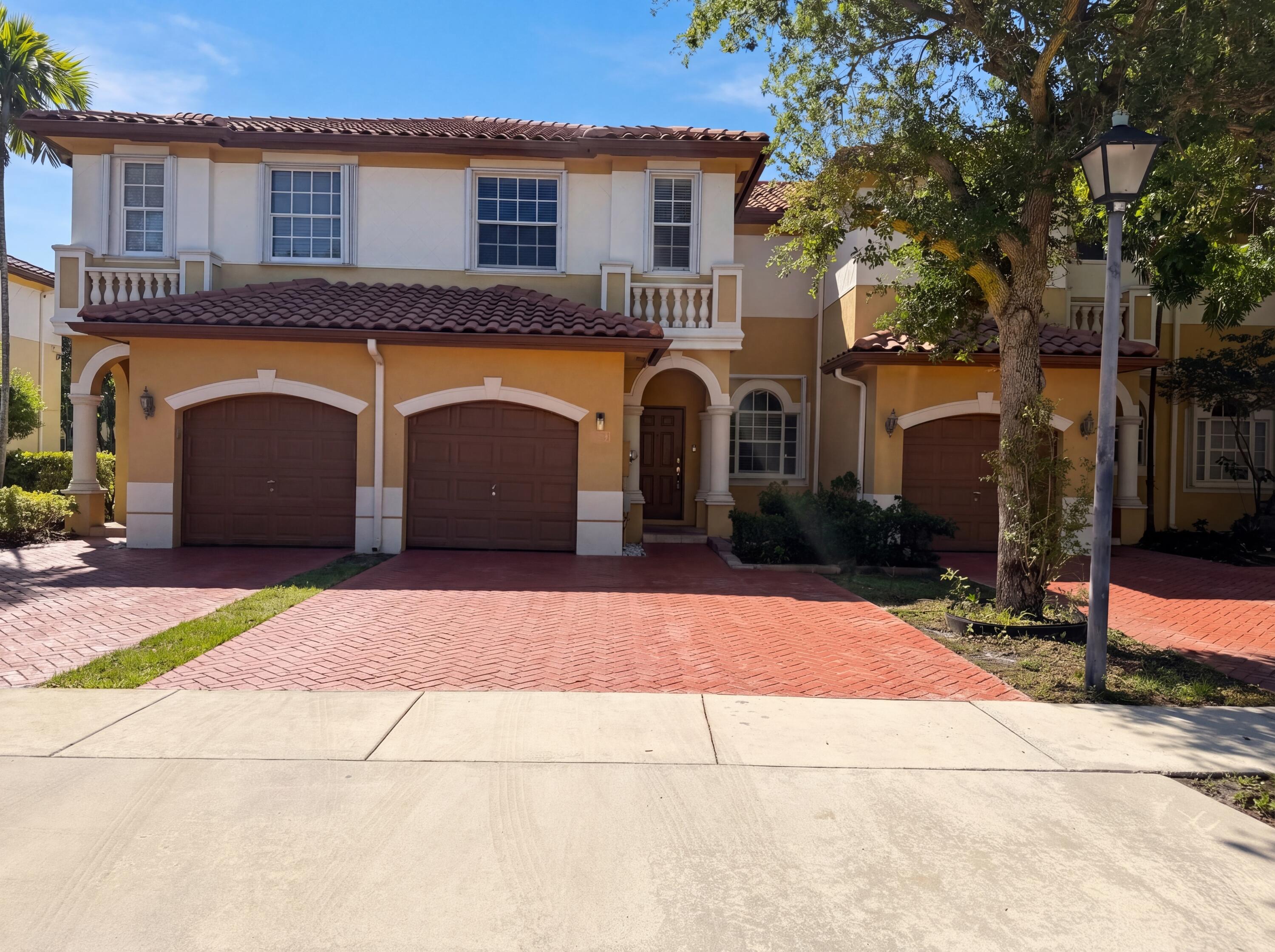 3BR – Townhouse at 5037 SW 140th Terrace