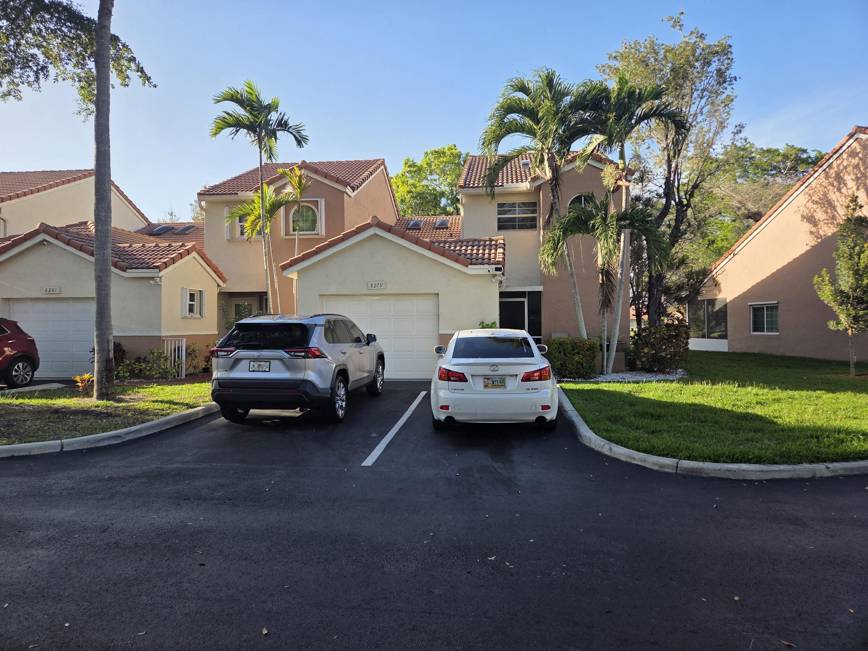 3BR – Townhouse at 8279 NW 70th Street #8279