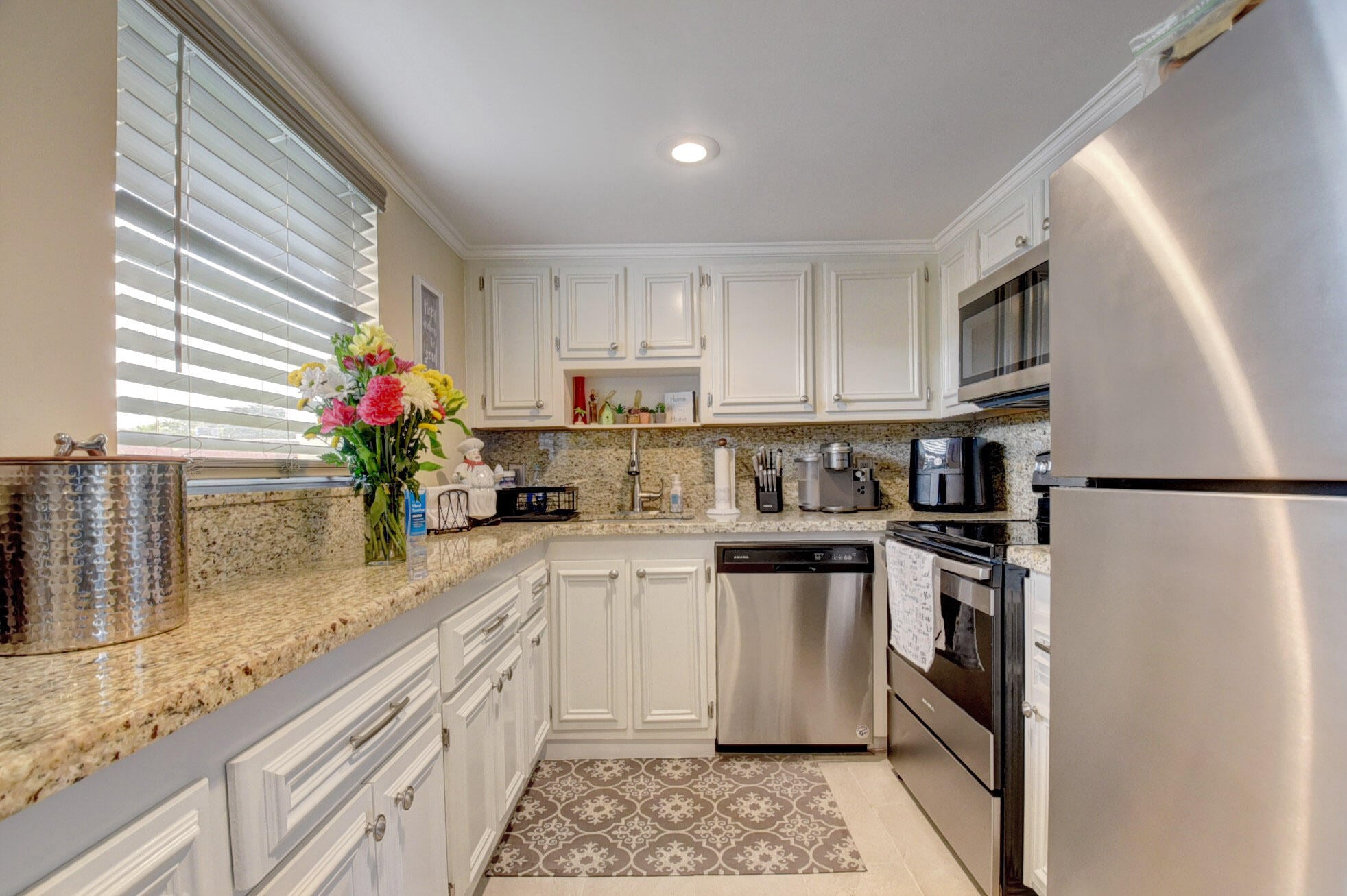 2BR – Condominium at 661 Flanders N #661