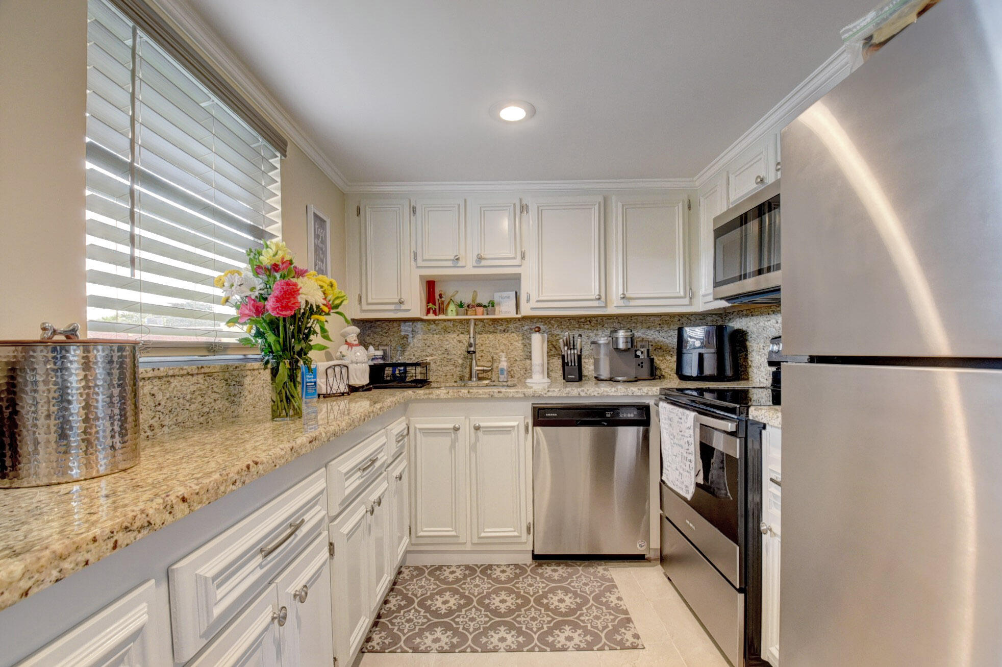 2BR – Condominium at 661 Flanders N #661