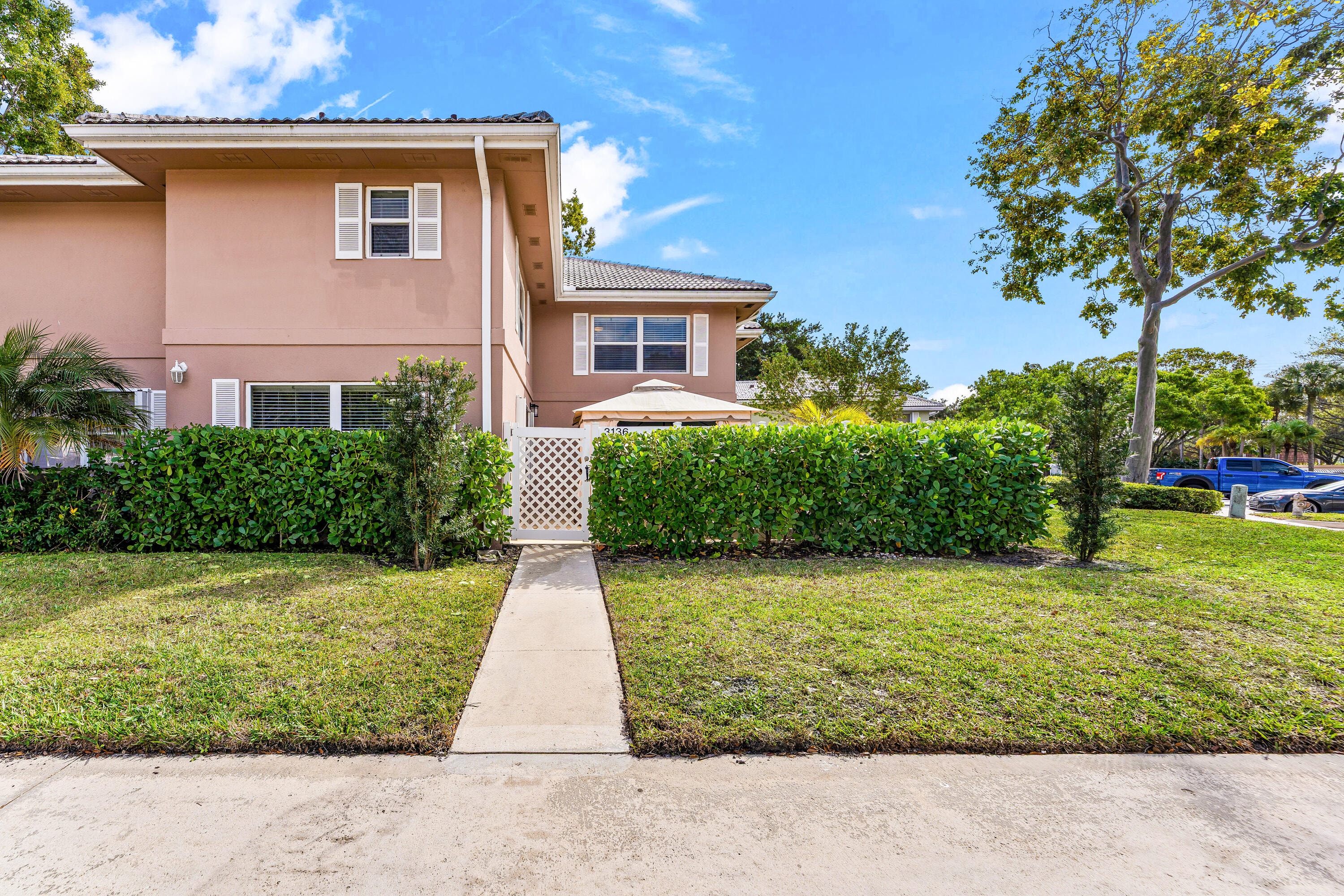 2BR – Townhouse at 3136 Kingston Court