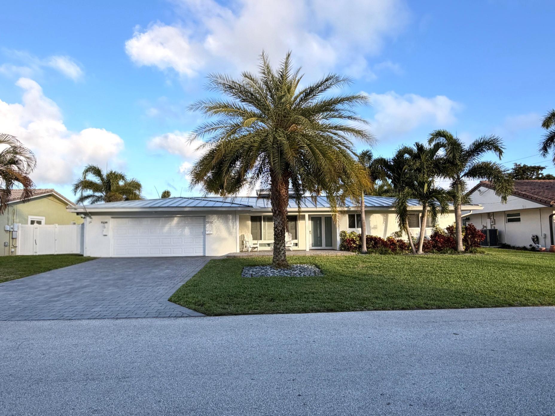 3BR – SingleFamilyResidence at 3910 NE 26th Avenue