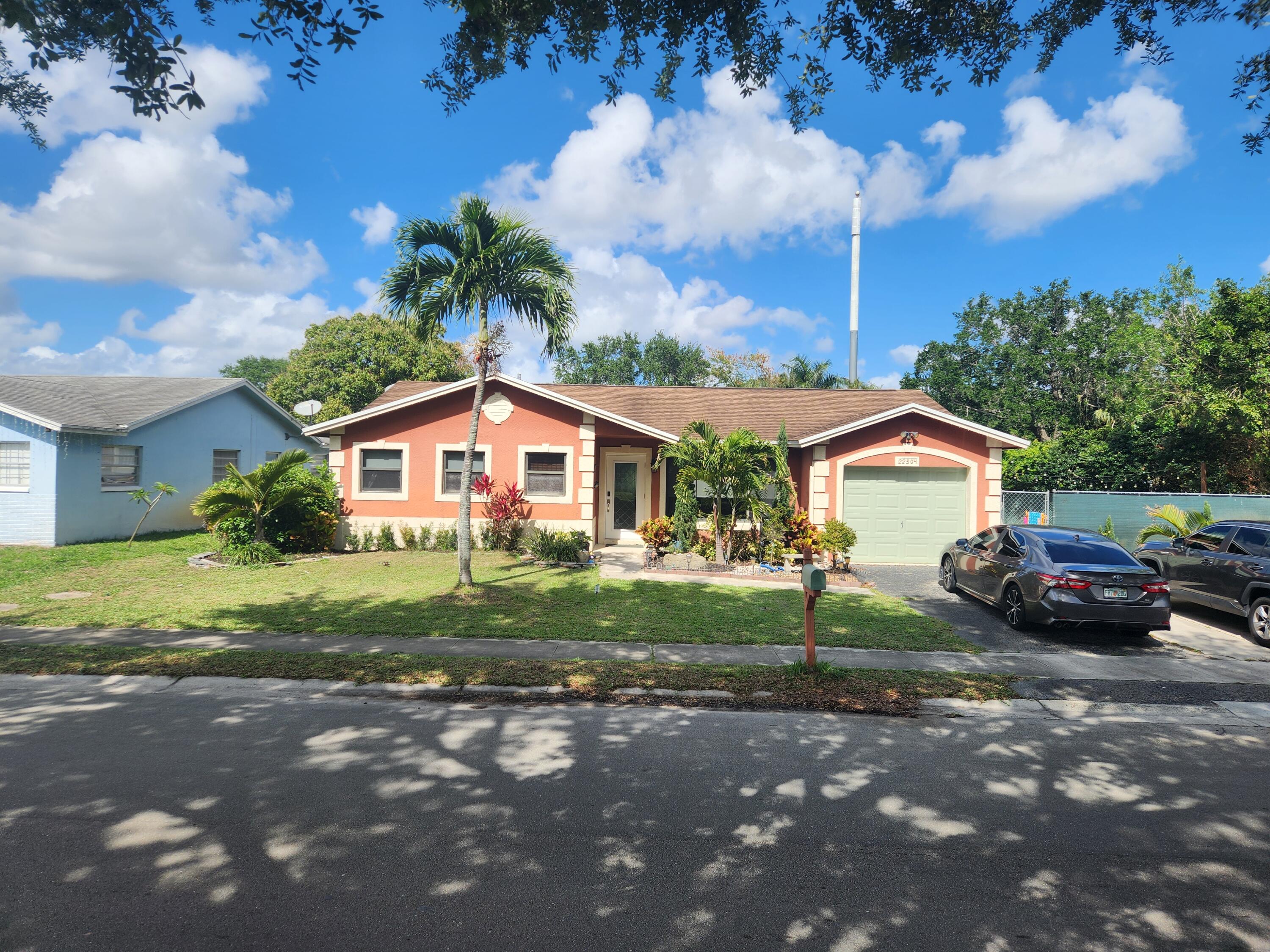 3BR – SingleFamilyResidence at 22504 SW 65th Avenue