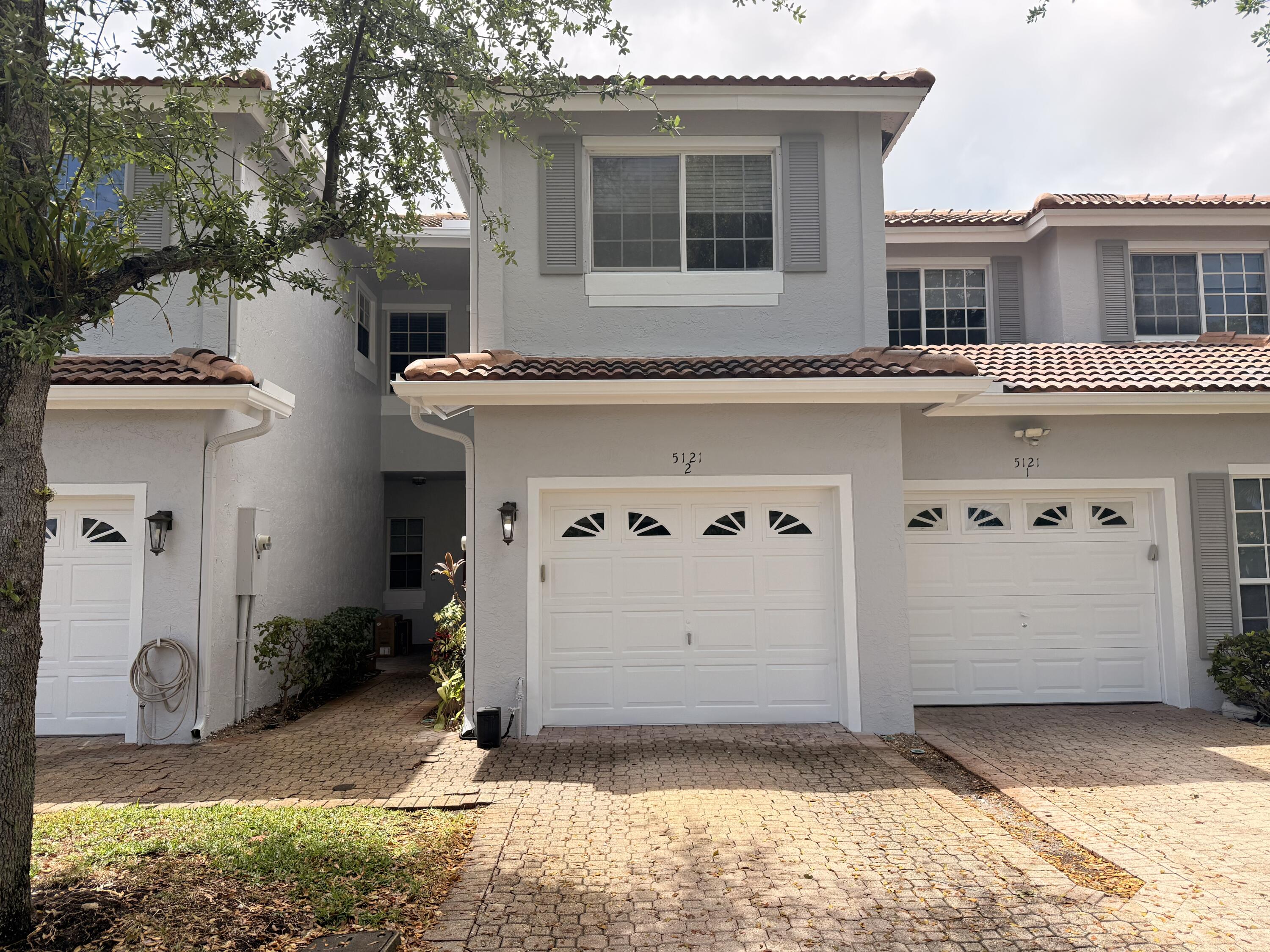 2BR – Townhouse at 5121 Sabal Gardens Lane #2