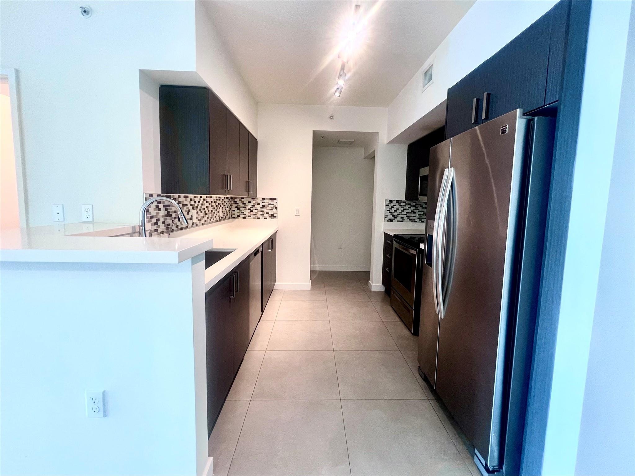 2BR – Apartment at 729 NW 2 Street #517