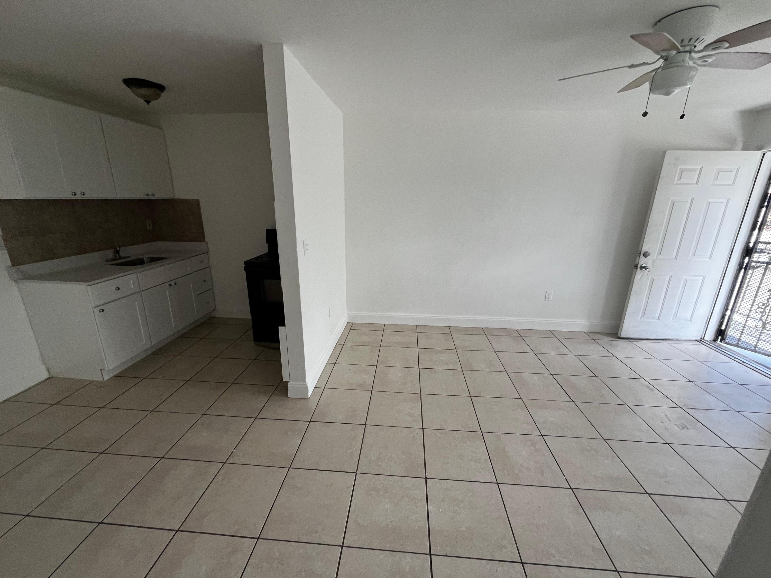 2BR – Apartment at 3015 NW 8th Avenue #11