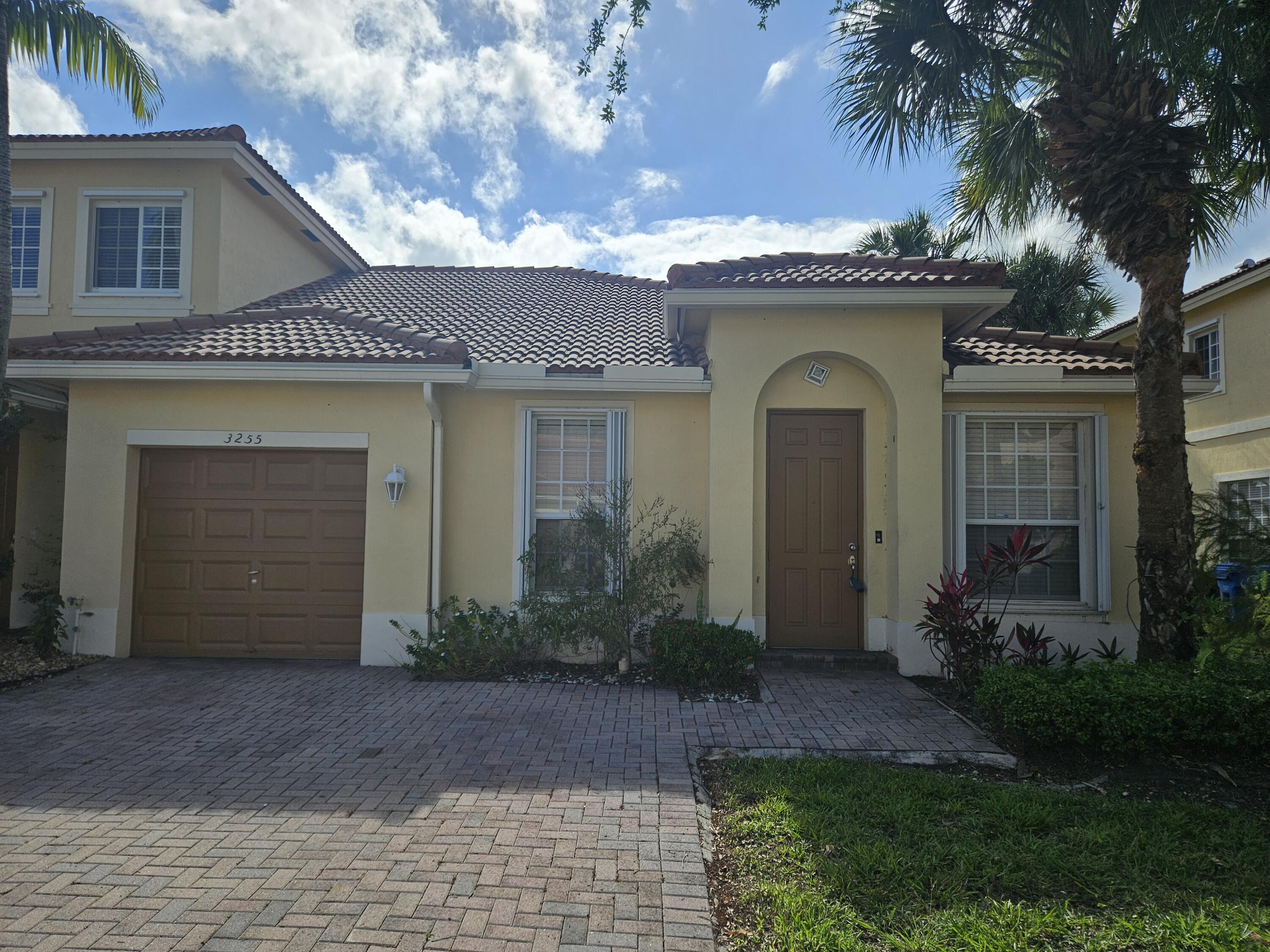 3BR – SingleFamilyResidence at 3255 NW 31st Terrace