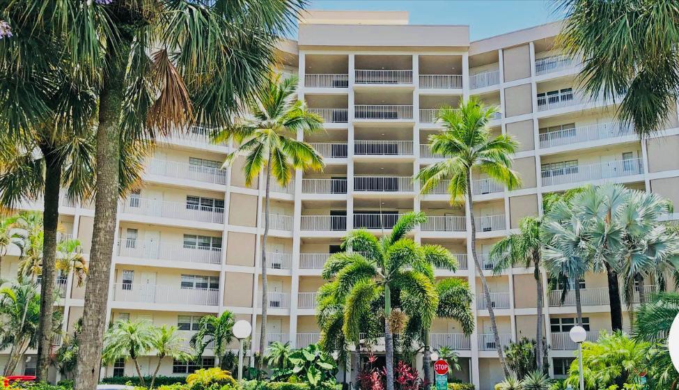 1BR – Condominium at 3150 N Palm Aire Drive #307