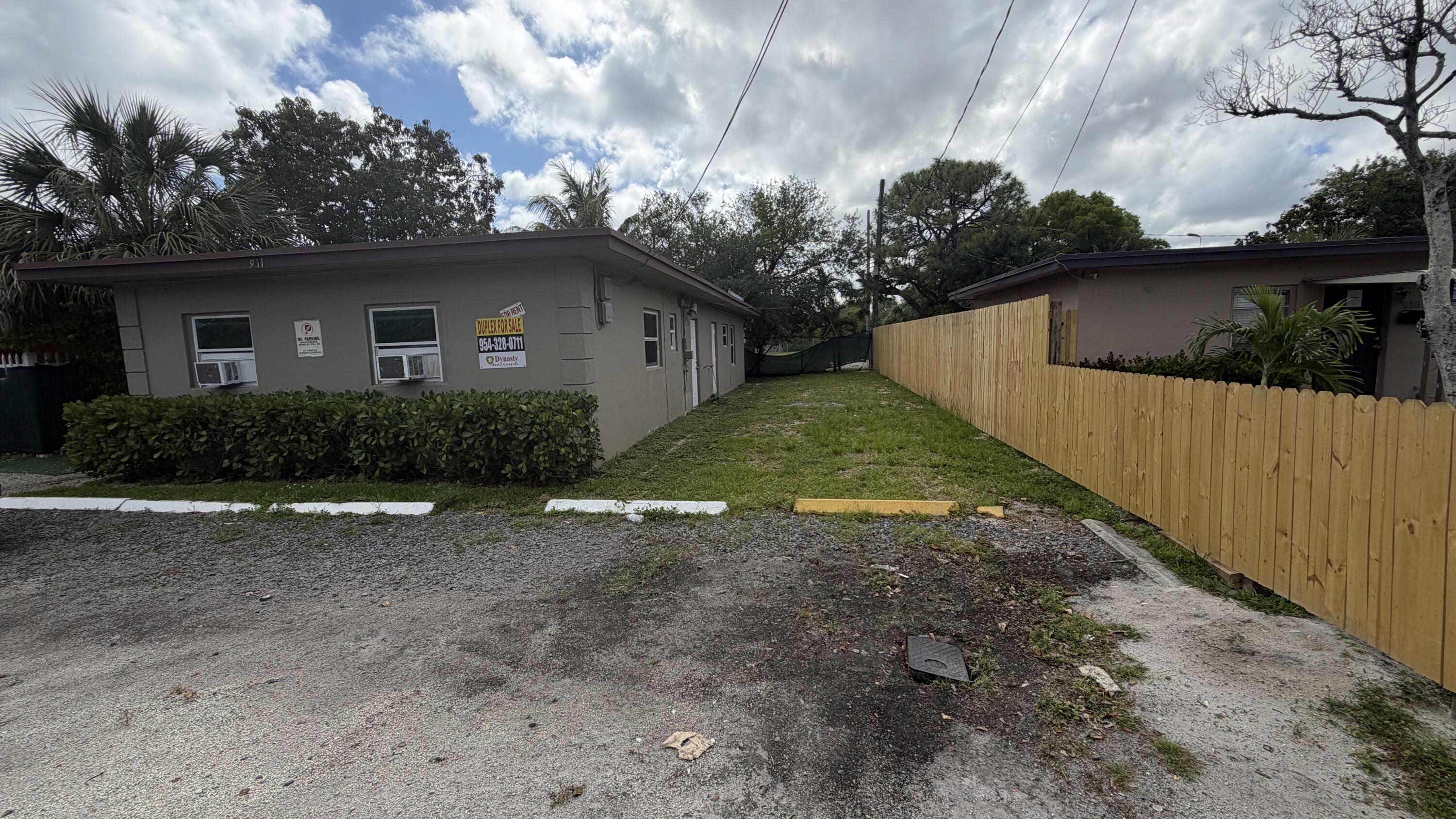 2BR – Apartment at 911 NW 12th Avenue #1-a
