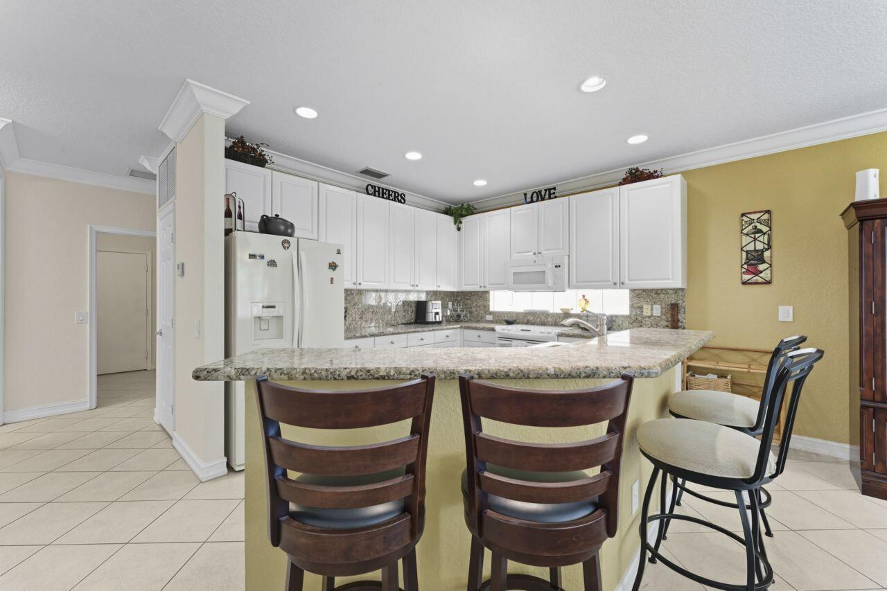 5BR – SingleFamilyResidence at 8492 Breezy Oak Way