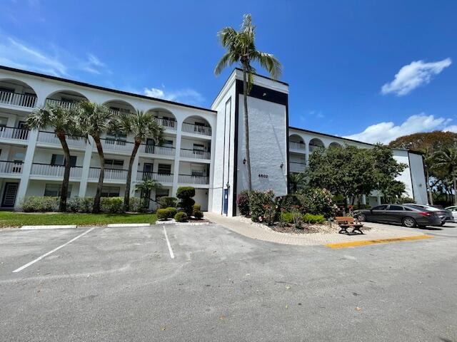 2BR – Condominium at 4602 Martinique Way #F1