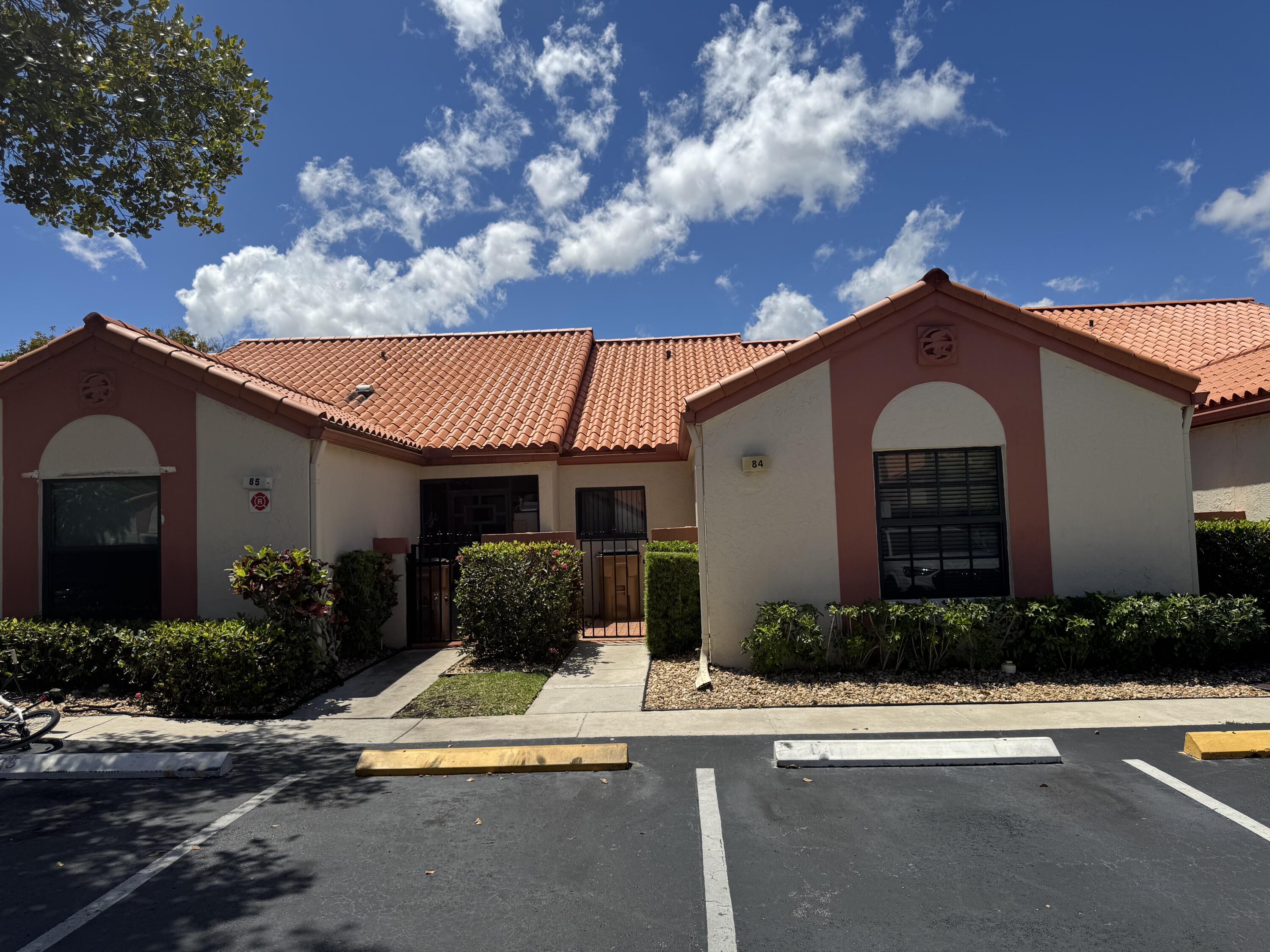 2BR – RES at 84 Centennial Court