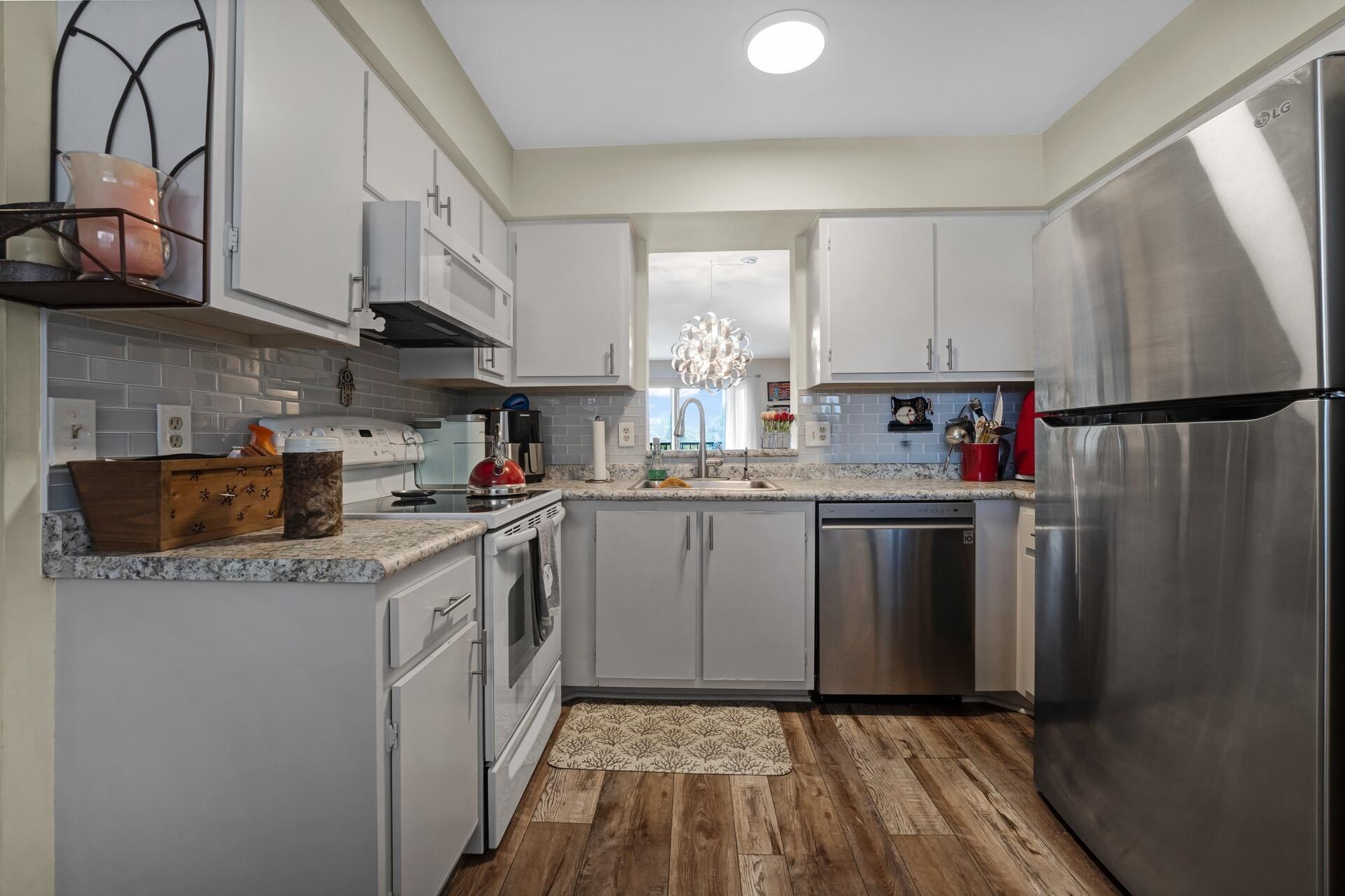 2BR – Condominium at 6936 Huntington Lane #204