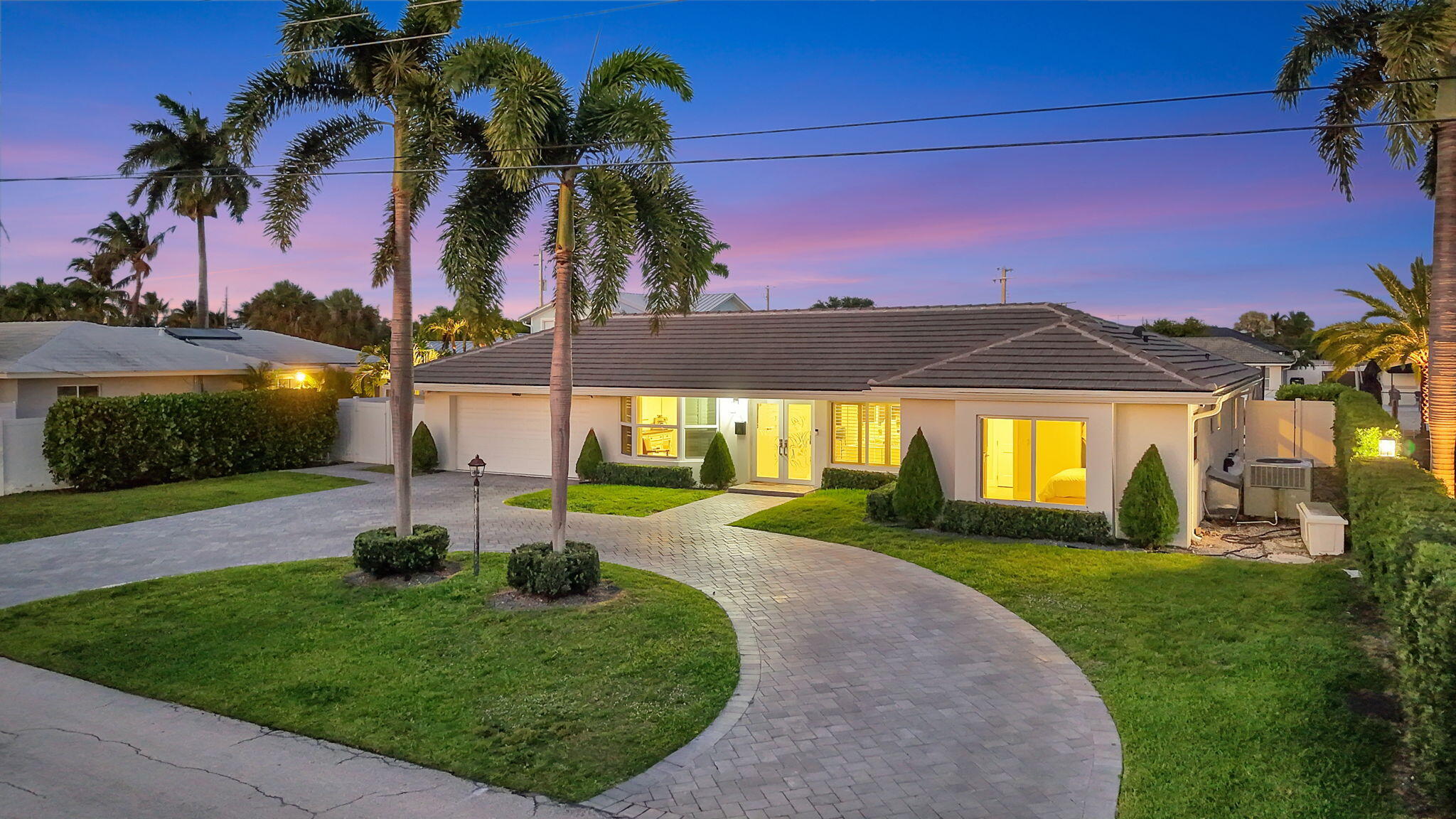3BR – SingleFamilyResidence at 4460 NE 26th Avenue