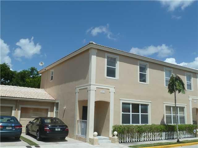 3BR – Townhouse at 10525 NW 57th Court #10525