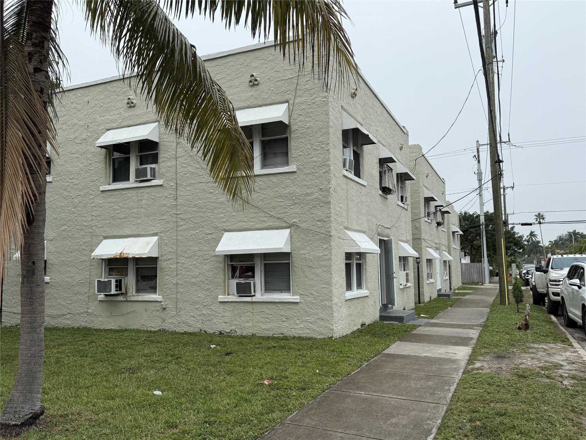 1BR – Apartment at 216 S 16th Avenue #6