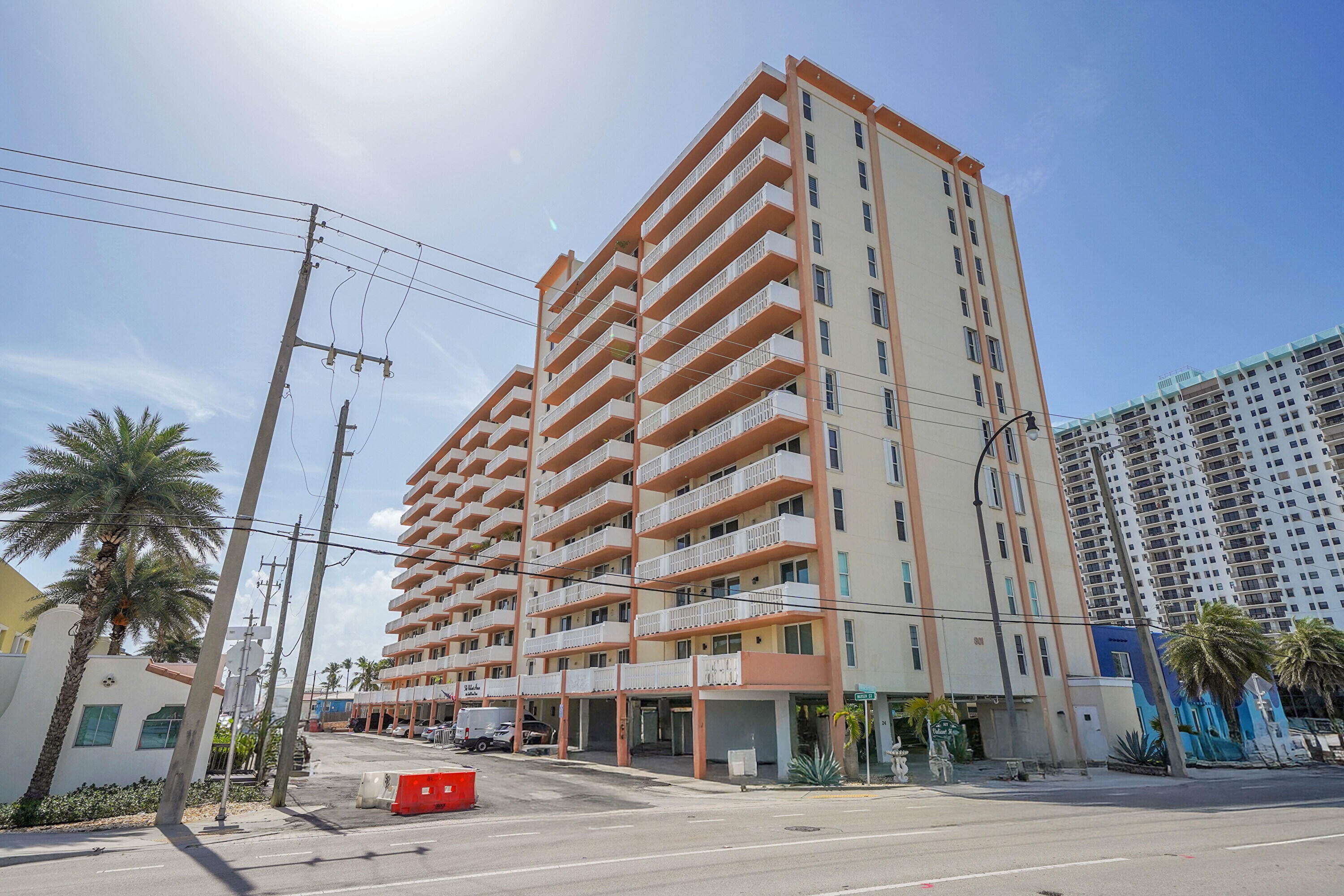 1BR – Condominium at 801 S Ocean Drive #404