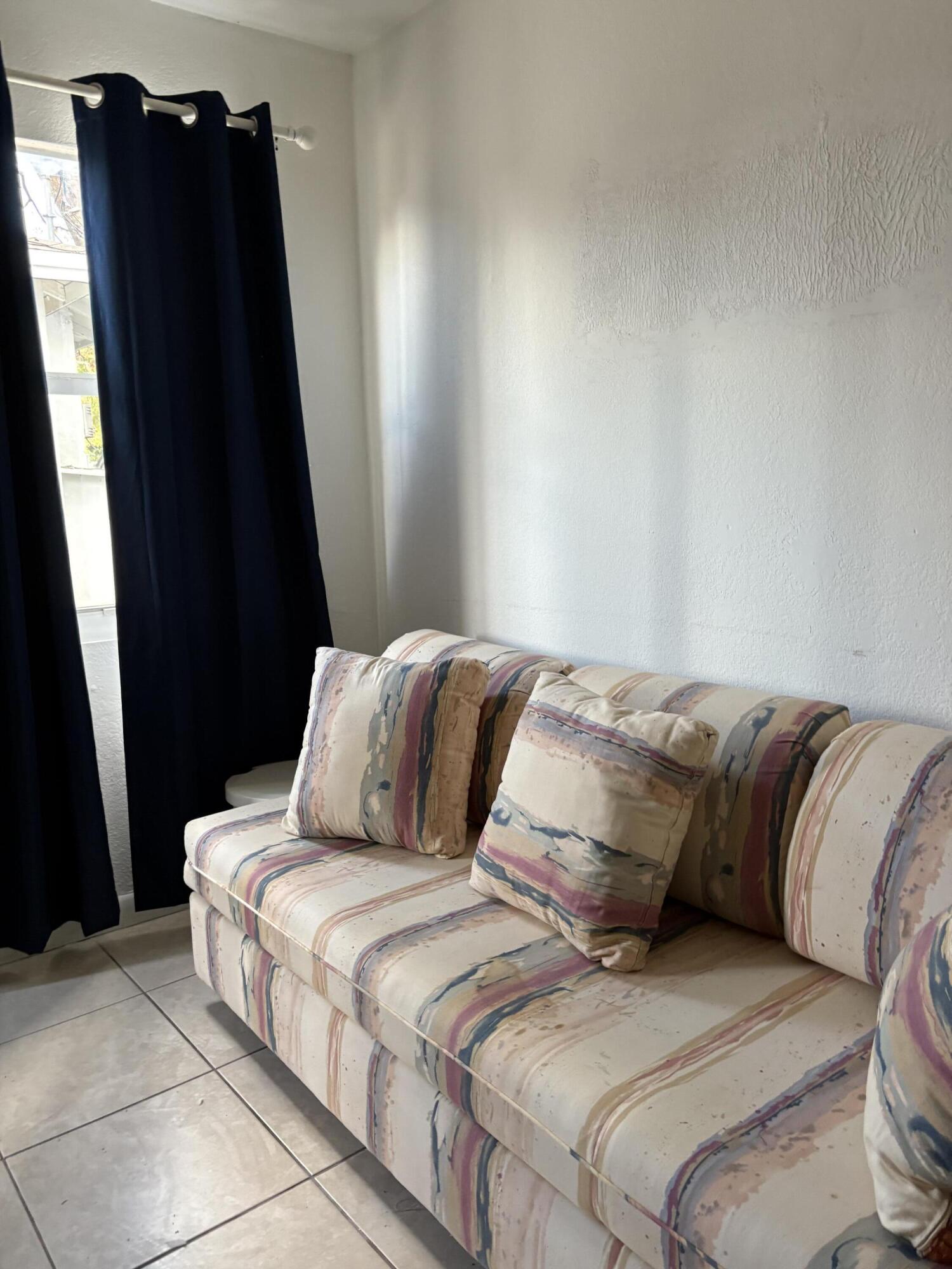 5BR – SingleFamilyResidence at 136 N 24th Avenue #Rear